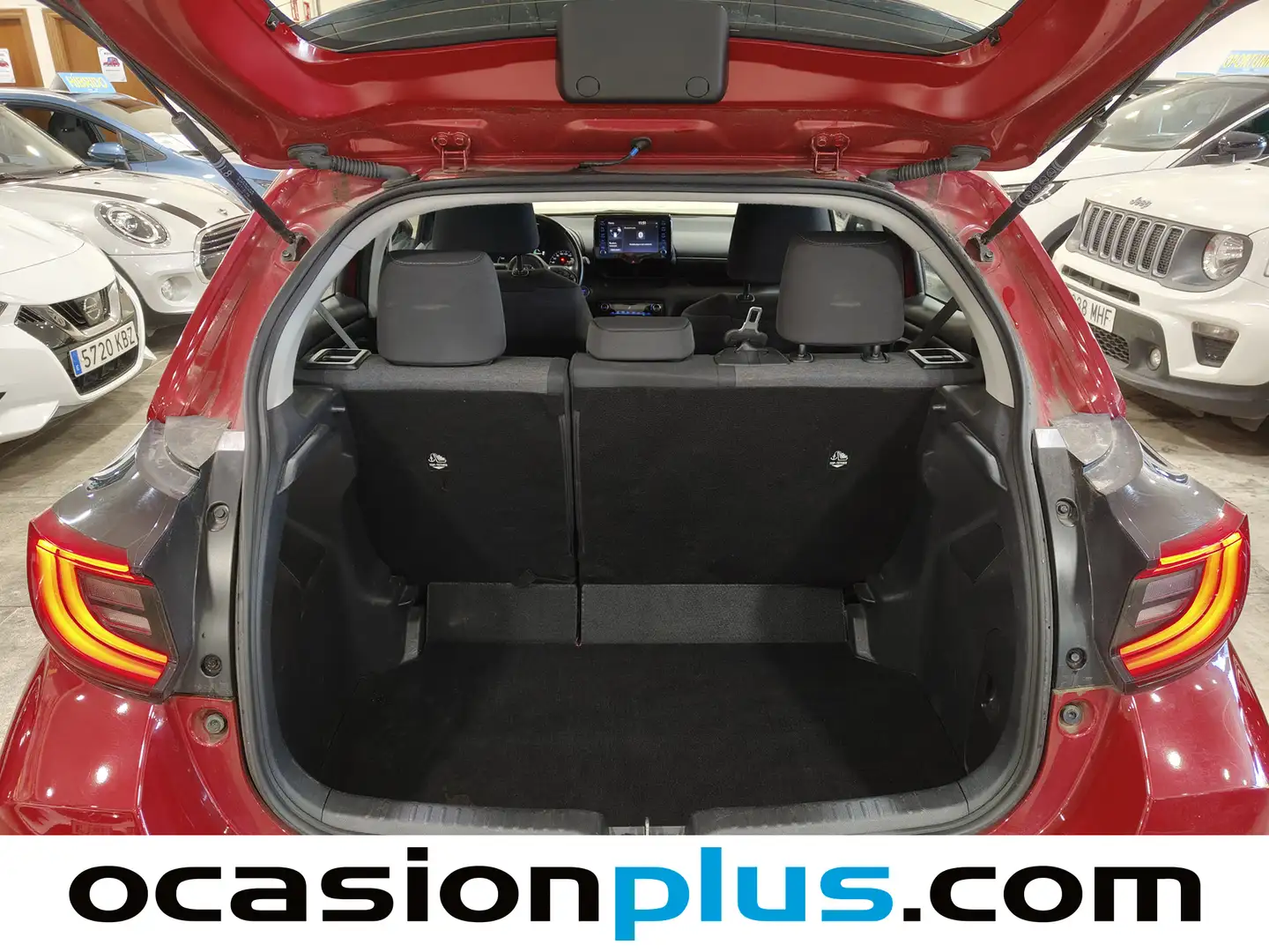 Foto Toyota Yaris Toyota Yaris 120H Business Plus (116 CV)