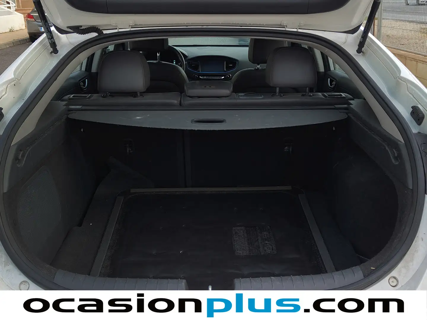 Foto Hyundai IONIQ Hyundai Ioniq 1.6 GDI HEV Style DCT (141 CV)