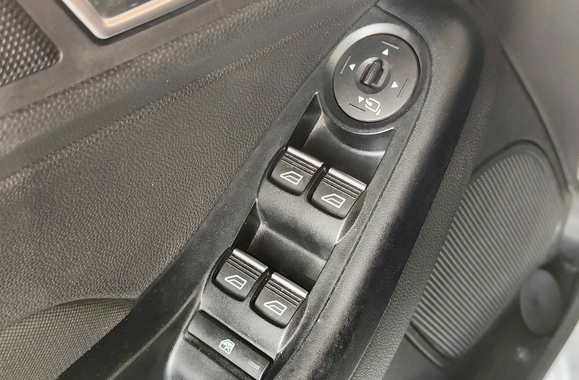 Ford Fiesta 1.0 EcoBoost Trend - foto 28