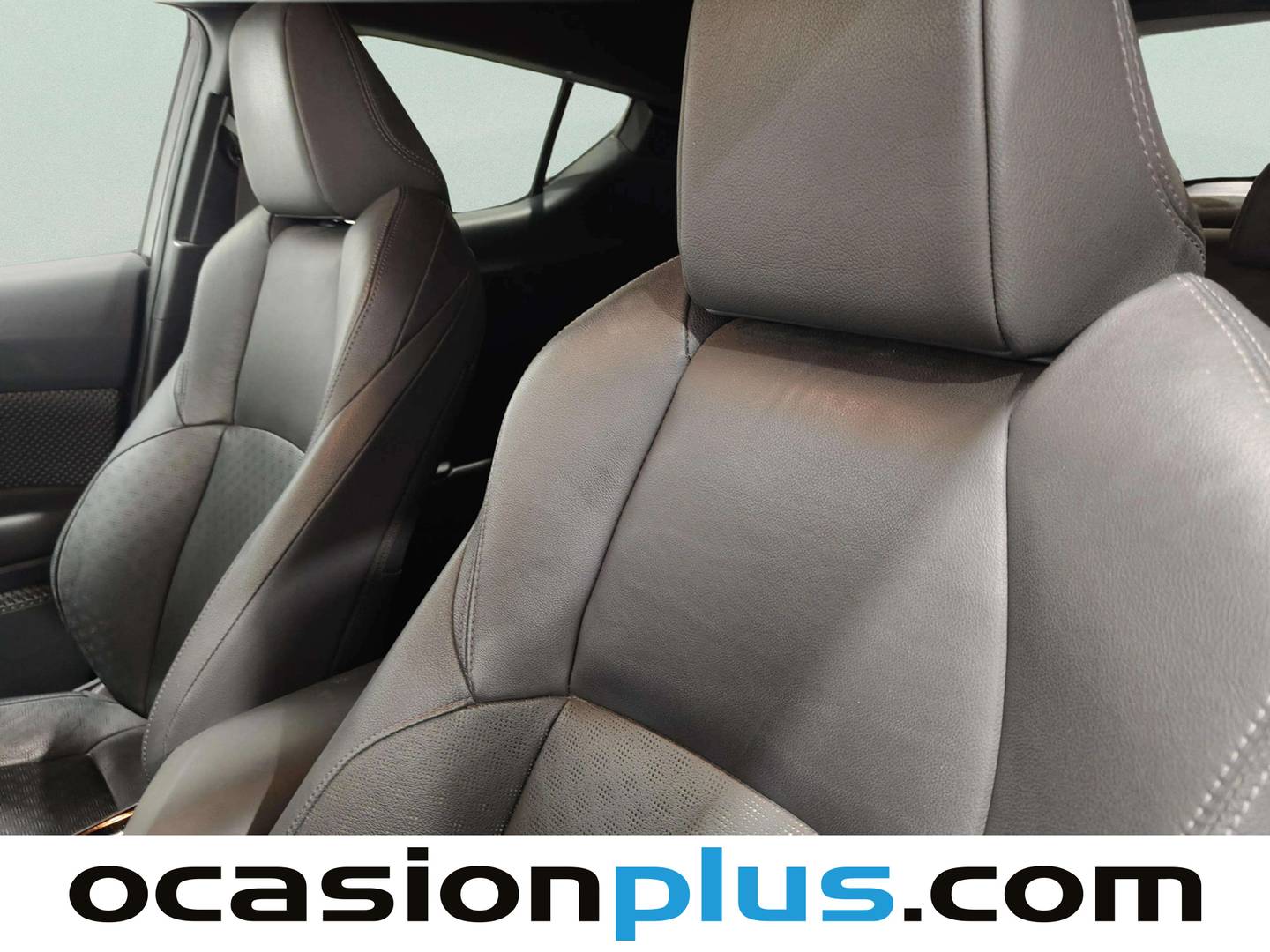 Extras y acabados del Toyota C-HR Toyota C-HR 1.8 125H Dynamic Plus (122 CV)