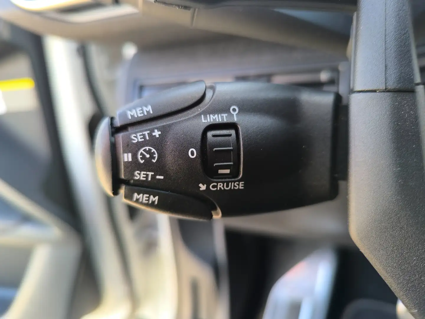 Foto Peugeot 3008 Peugeot 3008 PureTech 180 GT Line EAT8 (180 CV)