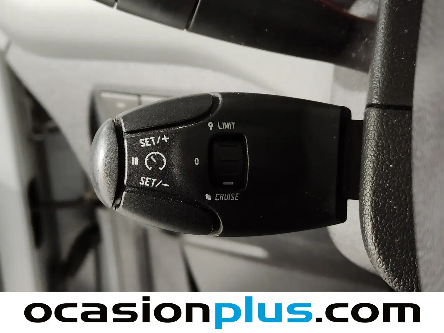 Foto Peugeot Partner Peugeot Partner Tepee BlueHDi 100 Adventure Edition (100 CV)