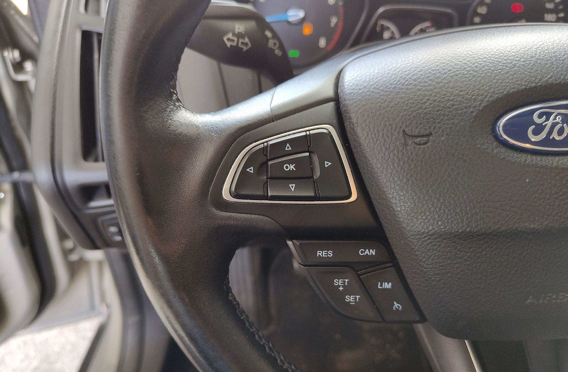 Ford Focus 1.0 EcoBoost Trend+ - foto 22