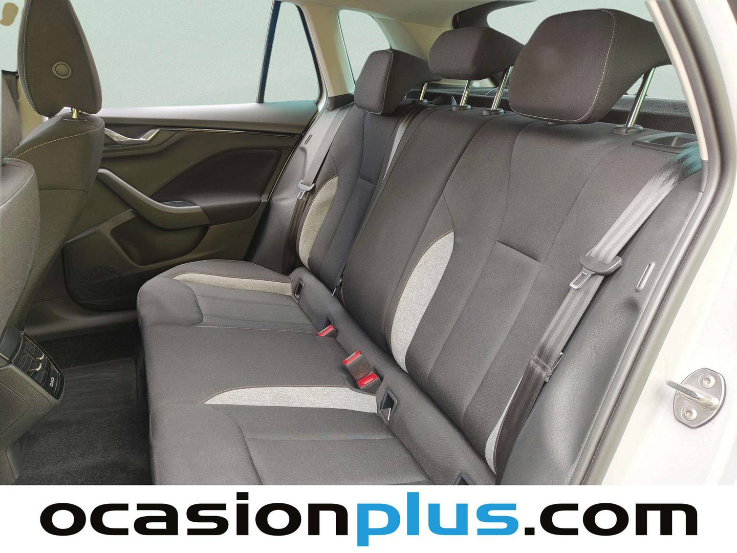 Foto asientos traseros Skoda Kamiq Skoda Kamiq 1.0 TSI Selection DSG (115 CV)