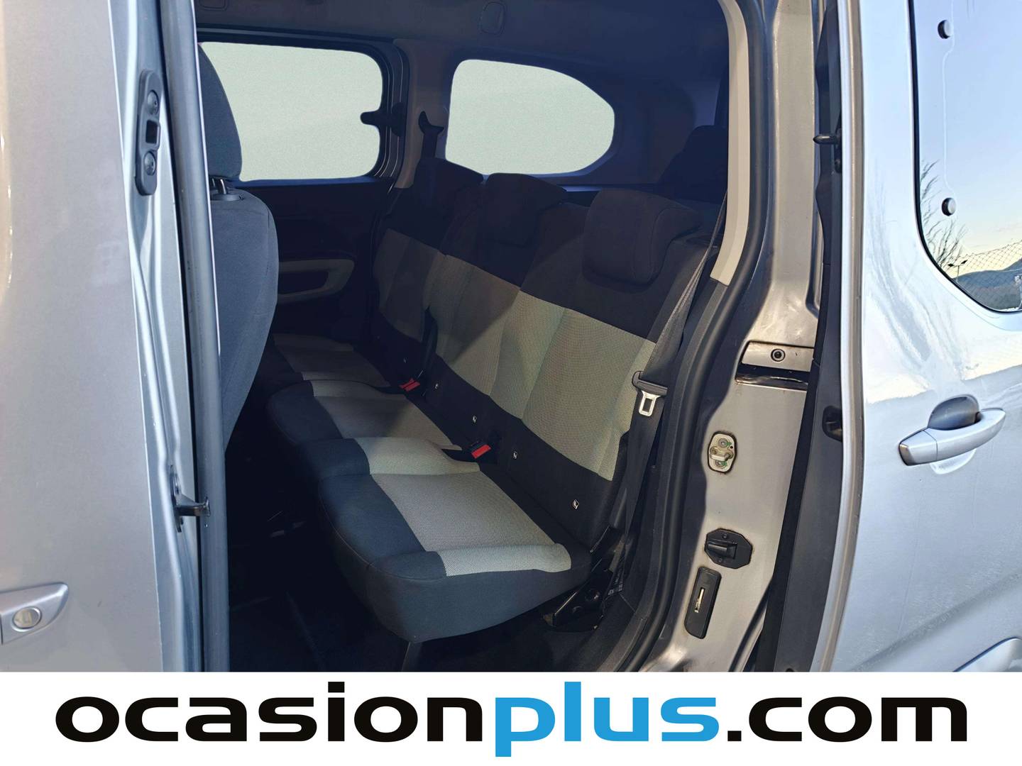 Foto asientos traseros Citroën Berlingo Citroën Berlingo BlueHDi 130 S&S Talla XL Feel EAT8 (130 CV) 7 Plazas