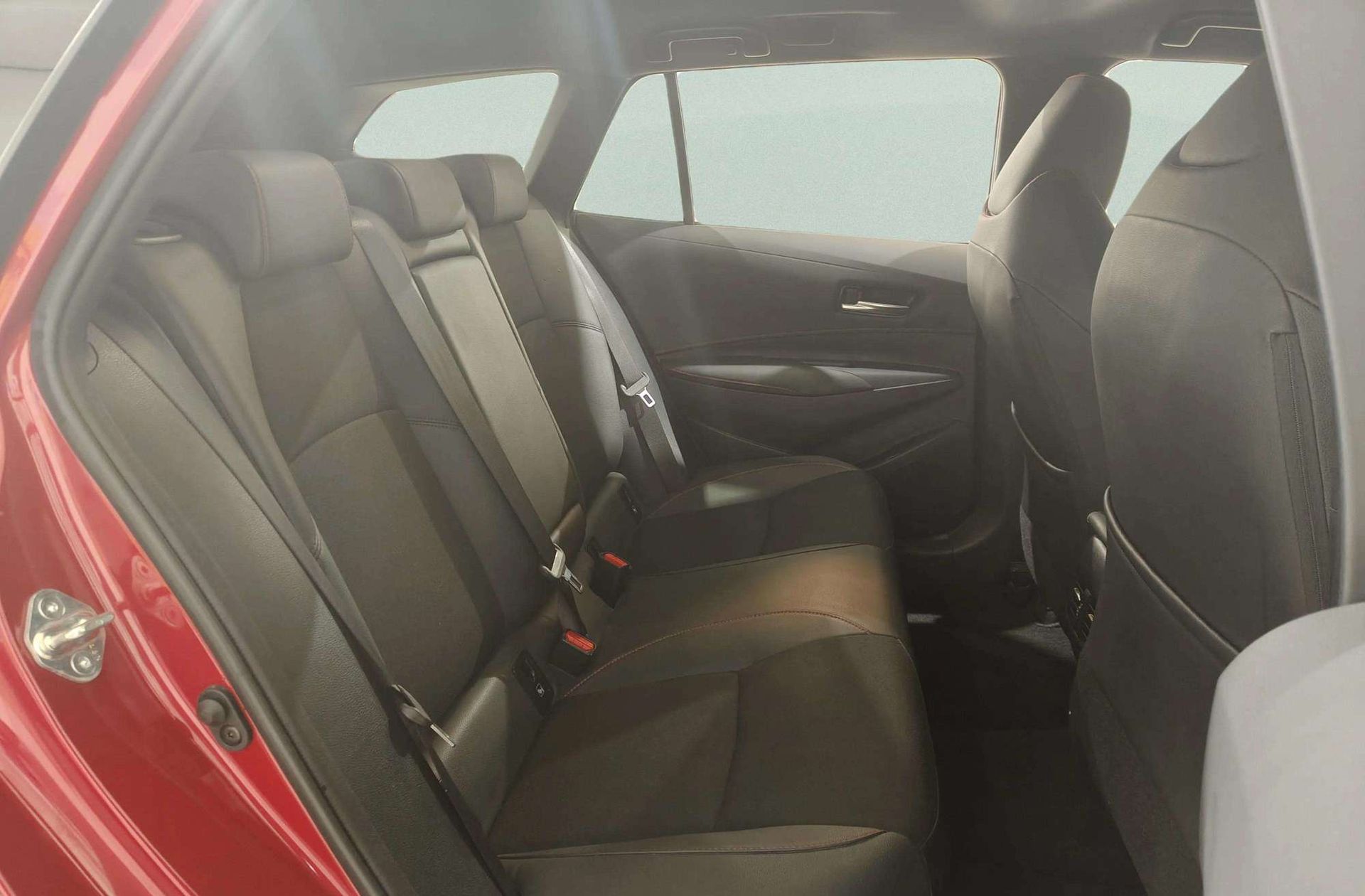 Toyota Corolla 200H Touring Sports GR-Sport - foto 18