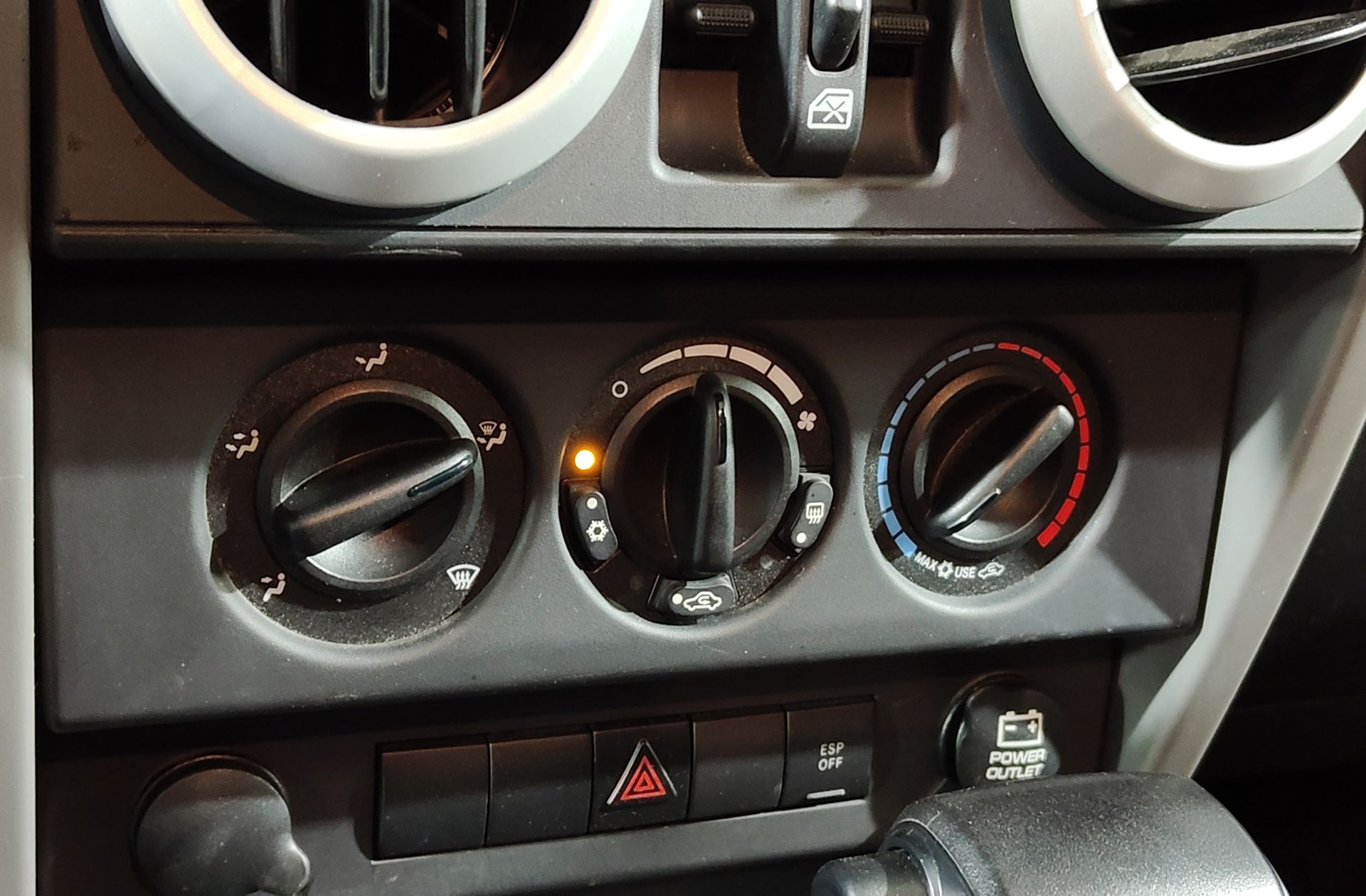 Jeep Wrangler 3.8 V6 Sahara 4x4 - foto 24