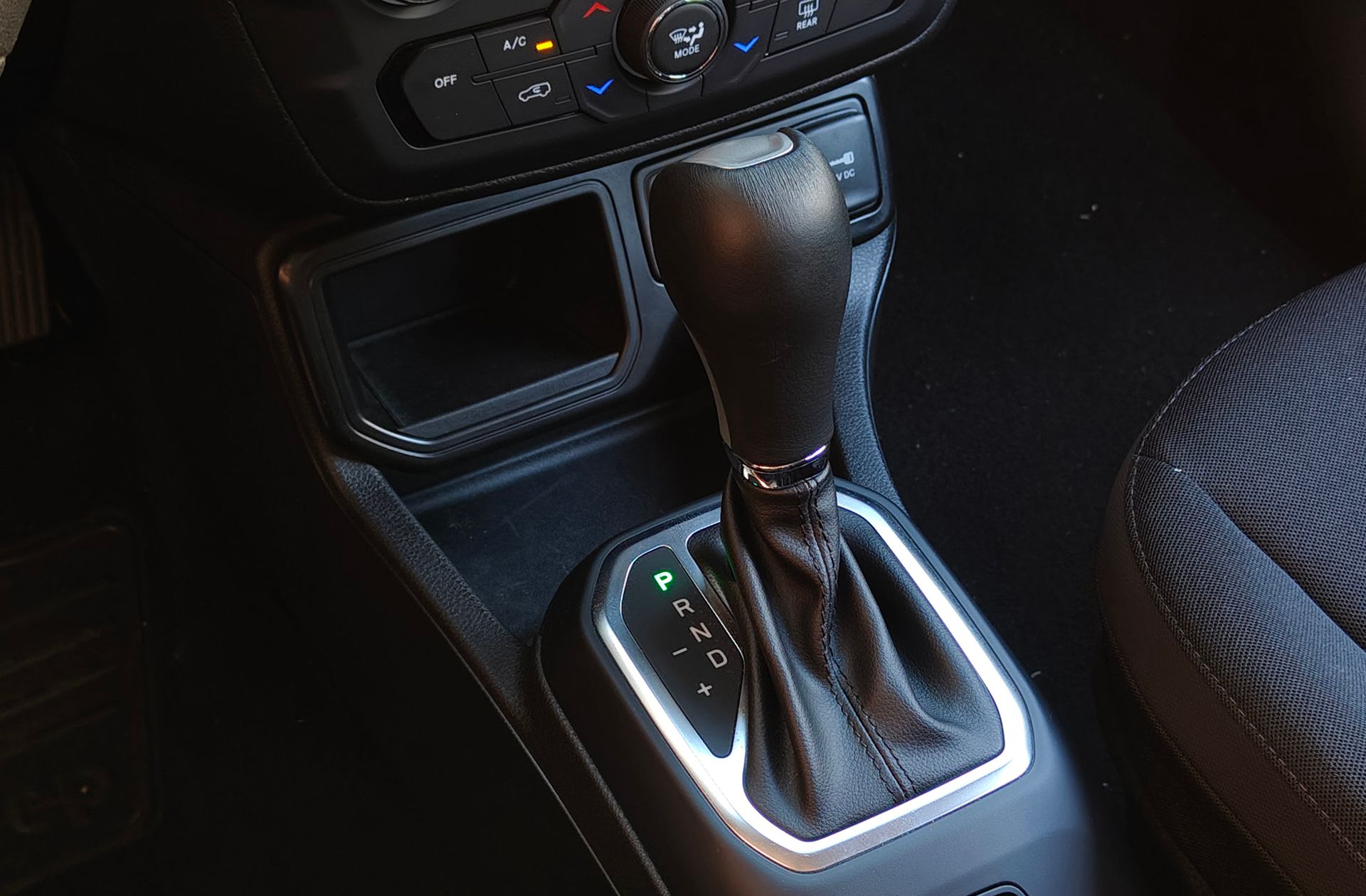 Jeep Renegade eHybrid 1.5 Altitude DCT - foto 5