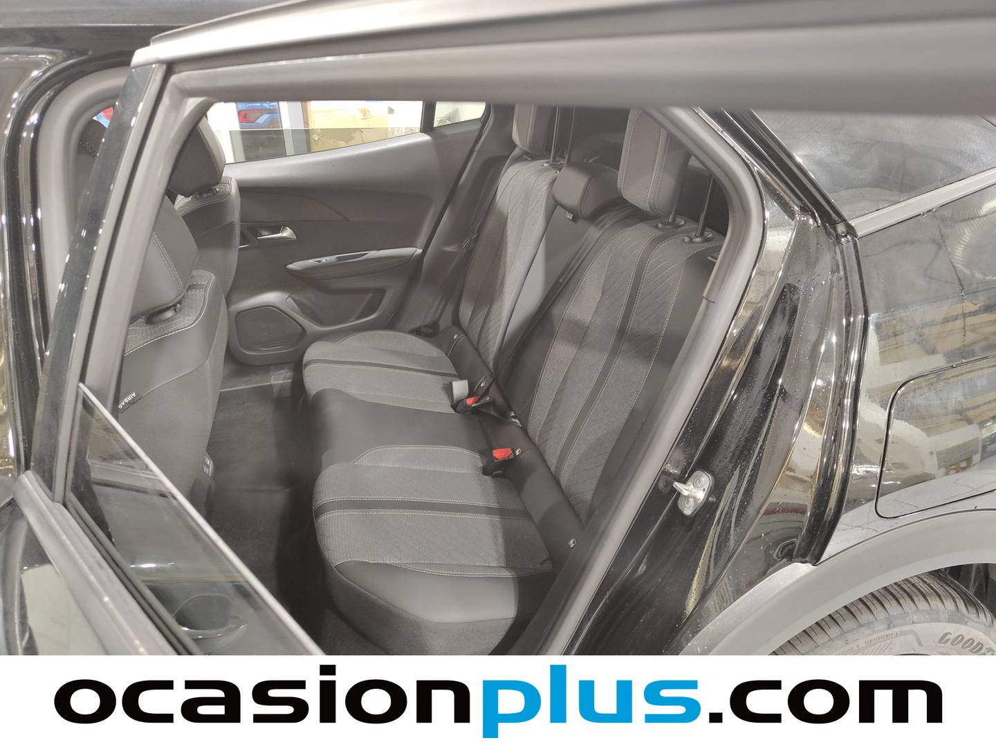 Foto Peugeot 2008 Peugeot 2008 Allure Hybrid eDCS6  (136 CV)