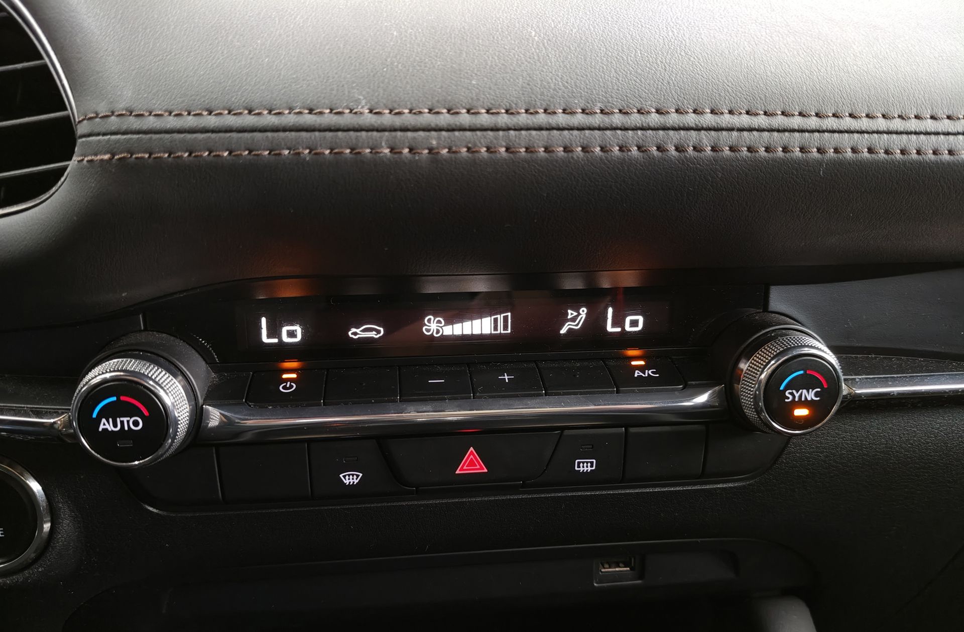 Mazda Mazda3 2.0 Skyactiv-G Zenith - foto 37