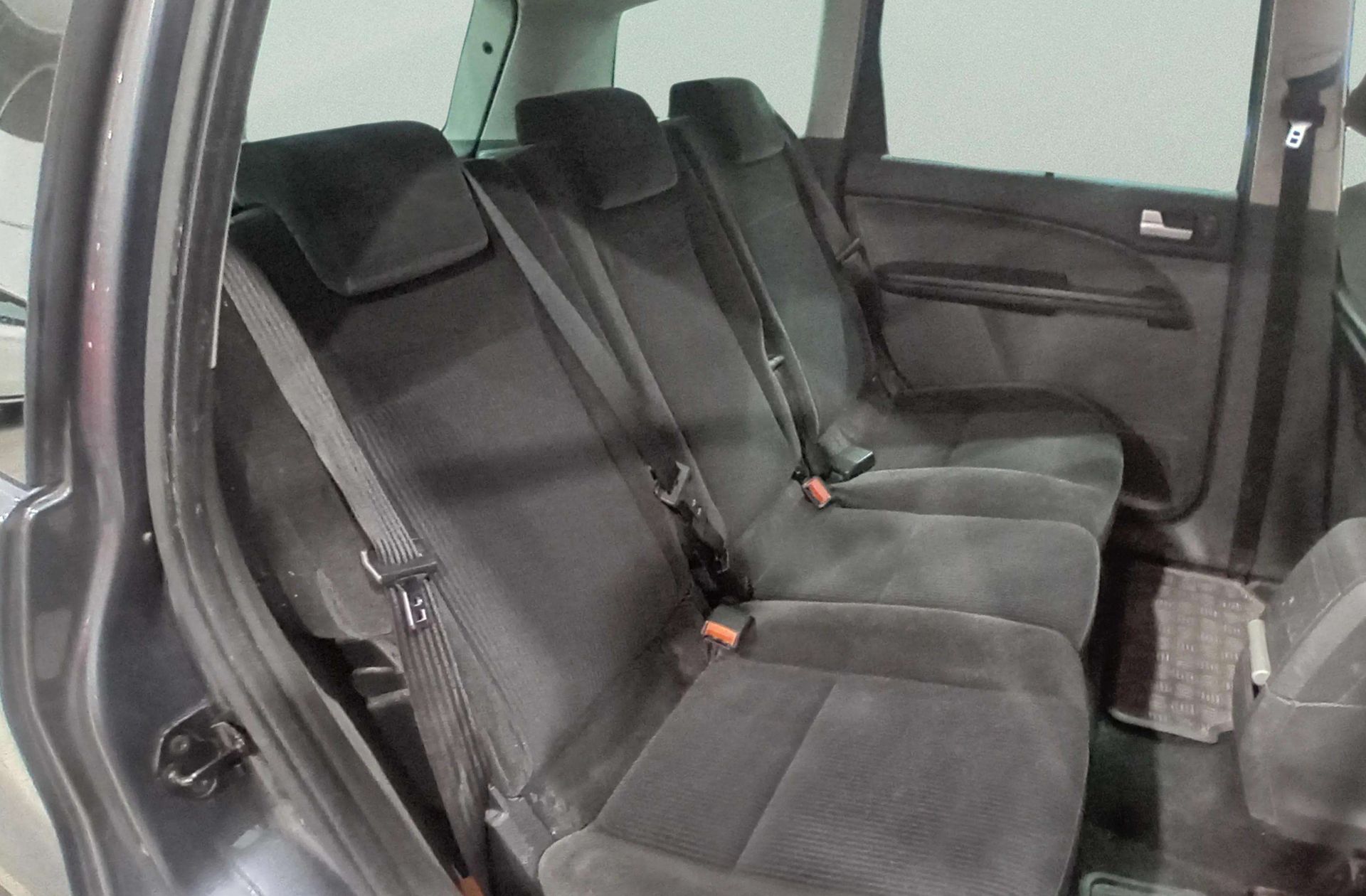 Ford Focus C-Max 2.0 TDCi Ghia - foto 13