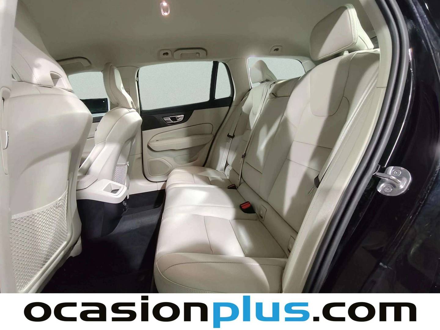 Foto asientos traseros Volvo V60 Cross Country Volvo V60 Cross Country B4 D Cross Country Core AWD Auto (197 CV)