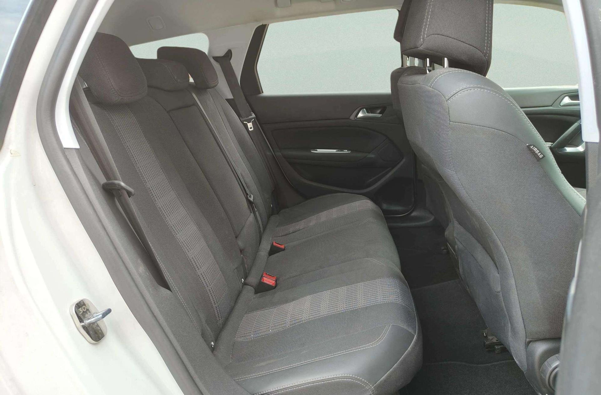 Peugeot 308 SW 1.2 PureTech Allure - foto 16