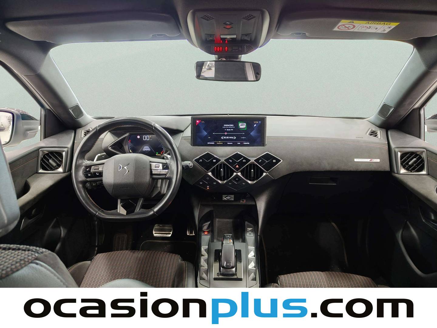 Foto DS DS 3 Crossback DS DS3 BlueHDi 130 Performance Line Auto (131 CV)