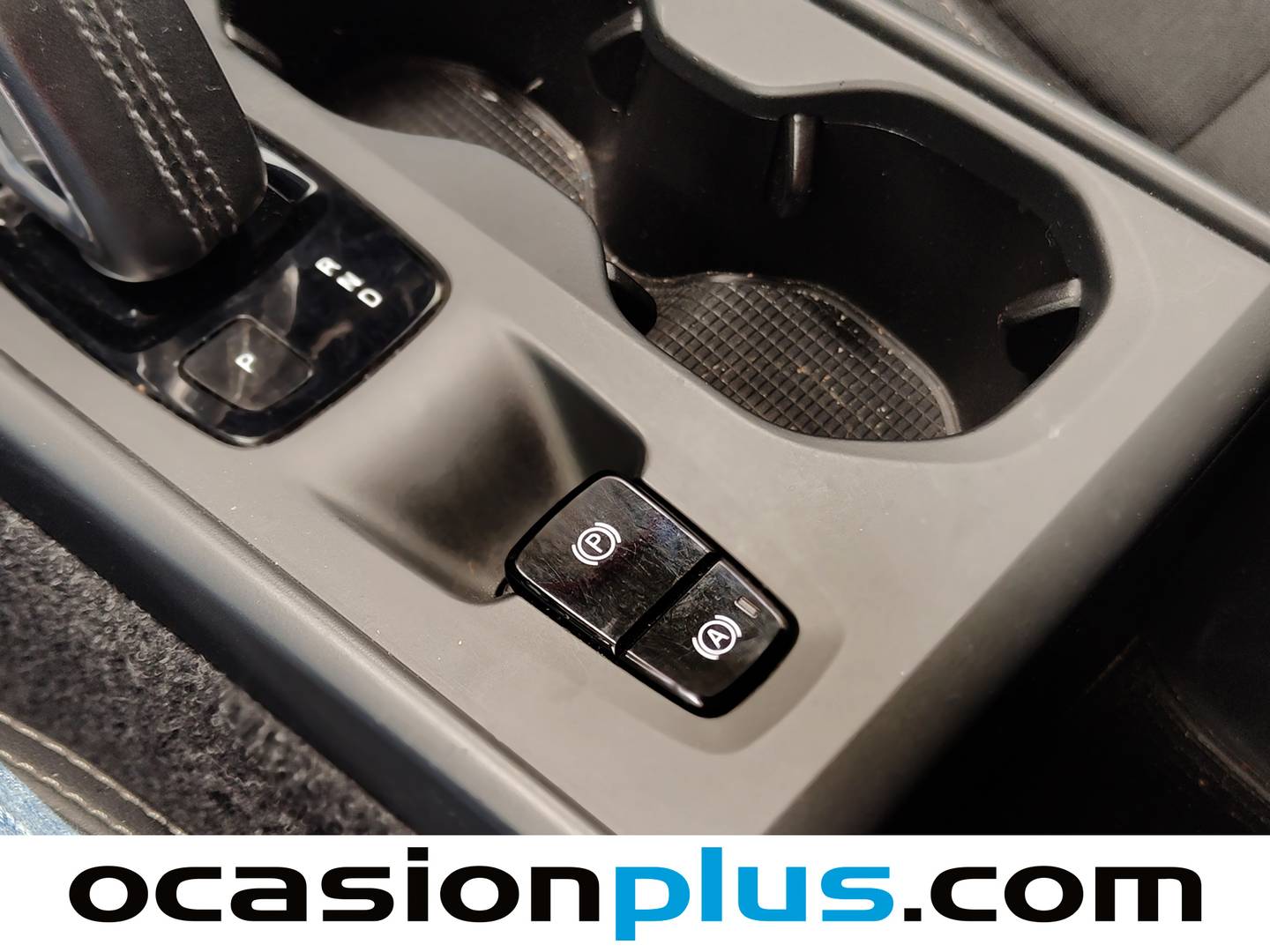 Acabados Volvo XC40 Volvo XC40 D3 Momentum Auto (150 CV)