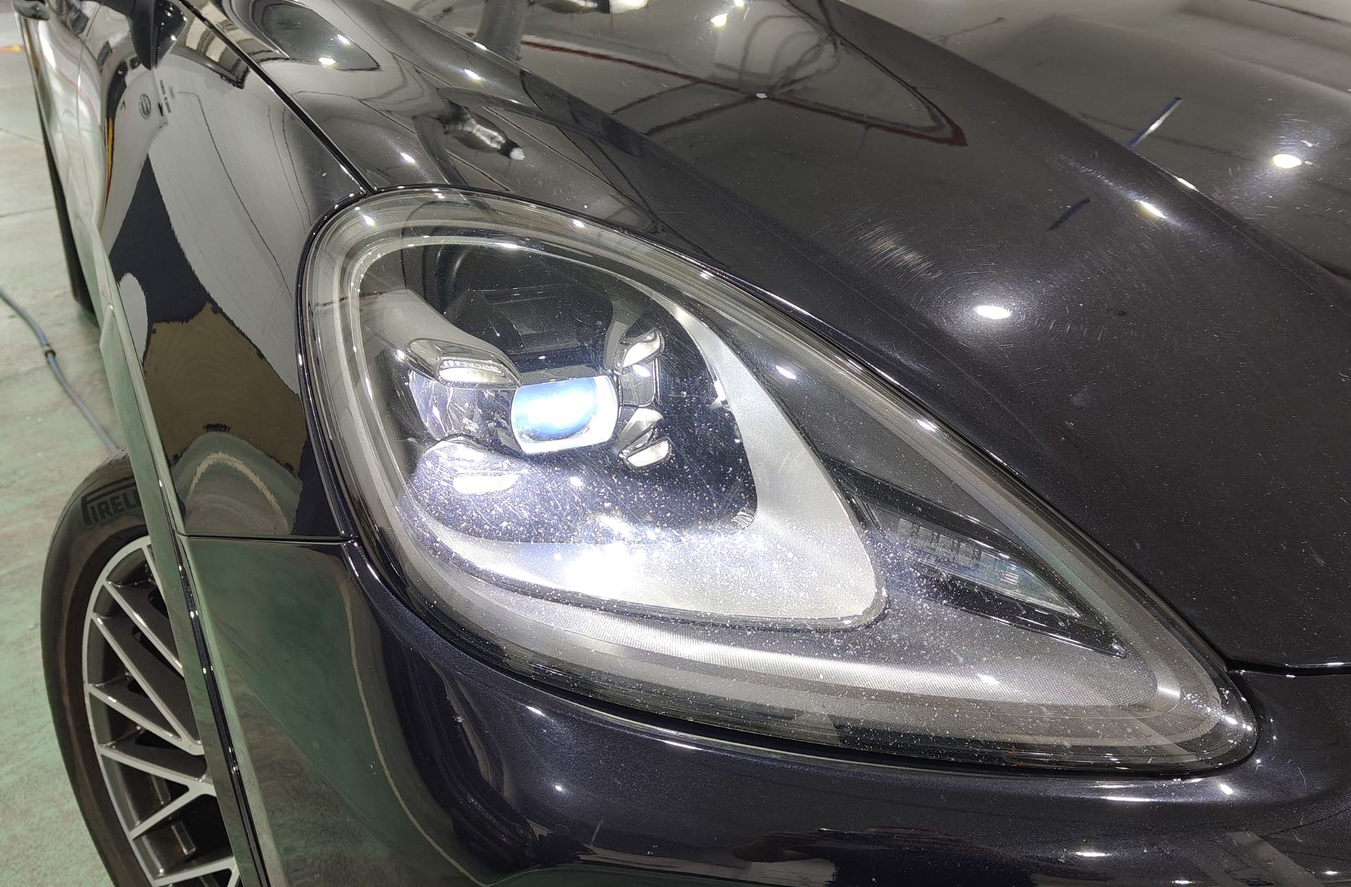 Porsche Cayenne - foto 16