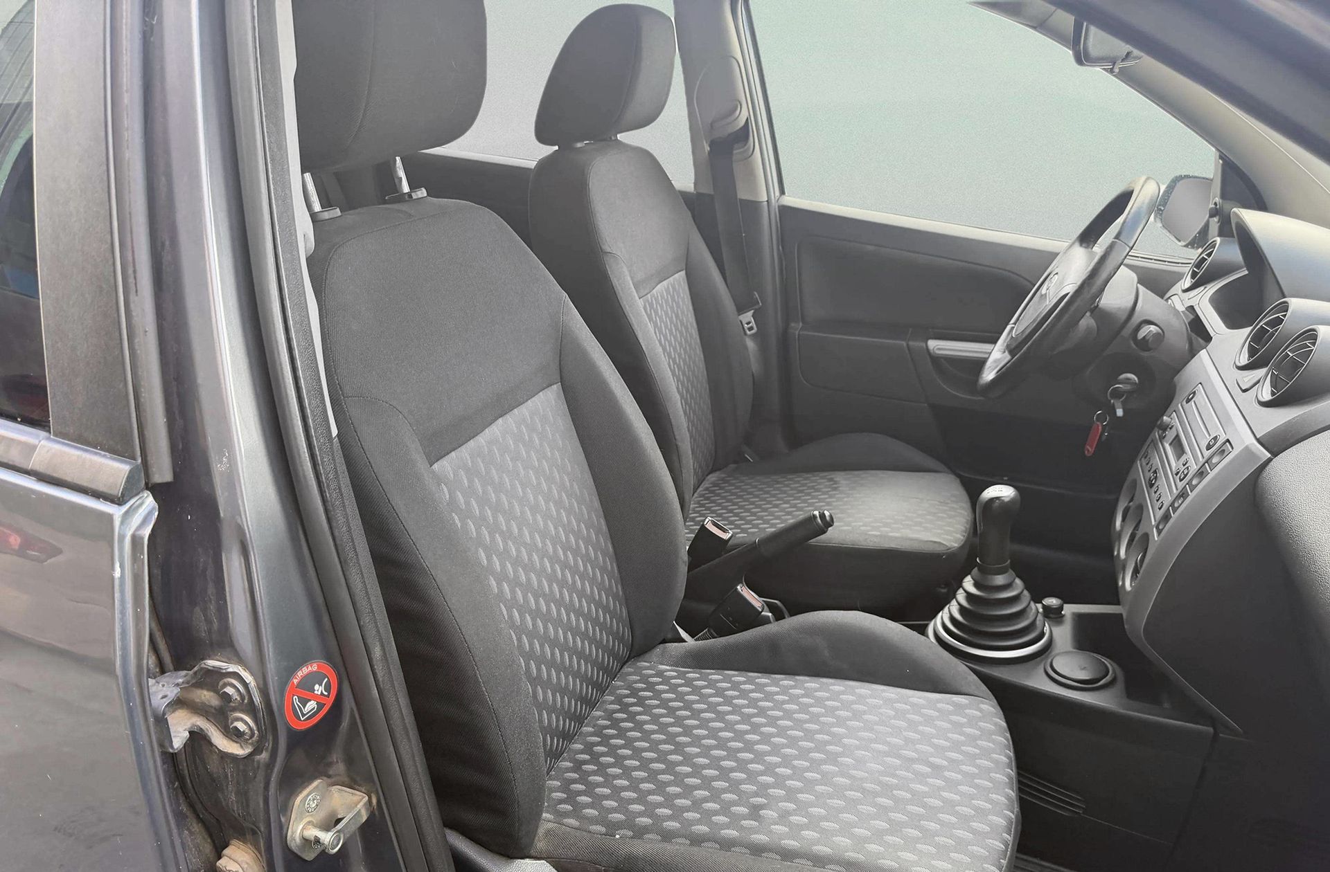 Ford Fiesta 1.6 TDCi Trend - foto 13