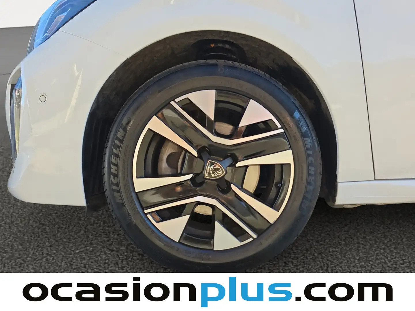 Foto Peugeot 208 Peugeot 208 PureTech 100 Allure (100 CV)