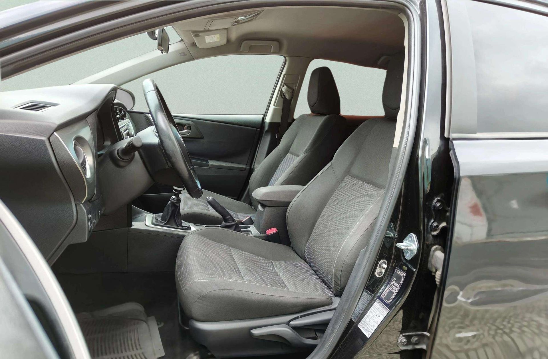 Toyota Auris 130 Active - foto 9