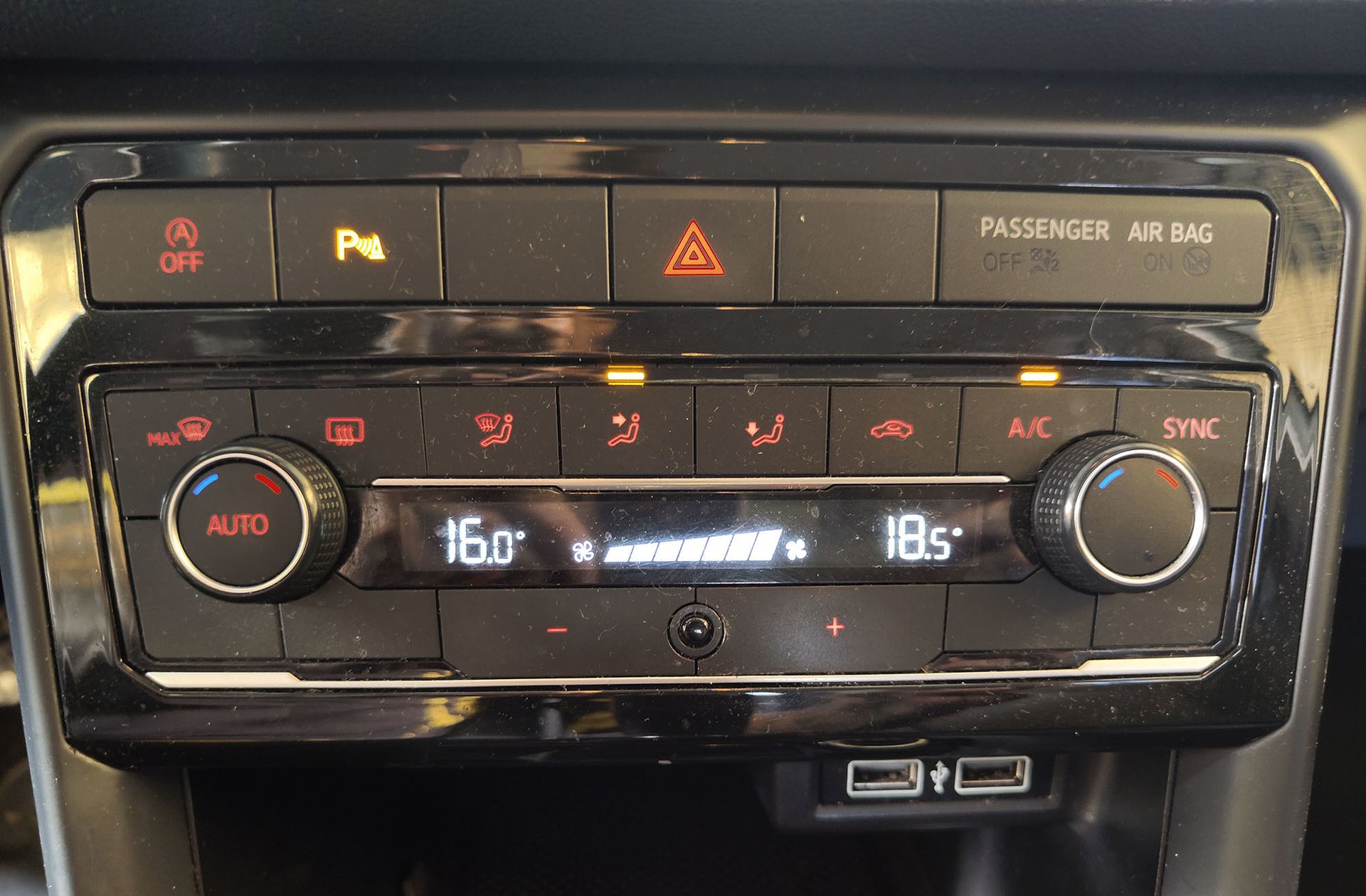 Volkswagen T-Cross Advance 1.0 TSI - foto 30