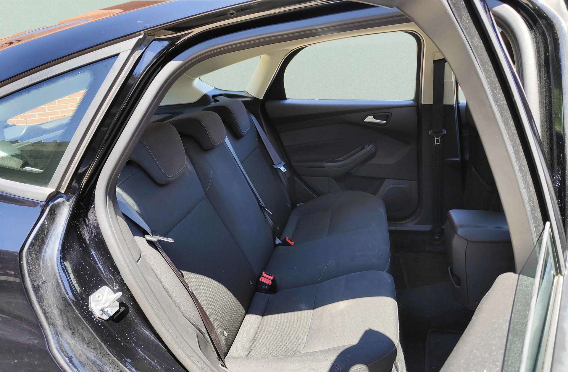 Ford Focus 1.0 EcoBoost Business - foto 15