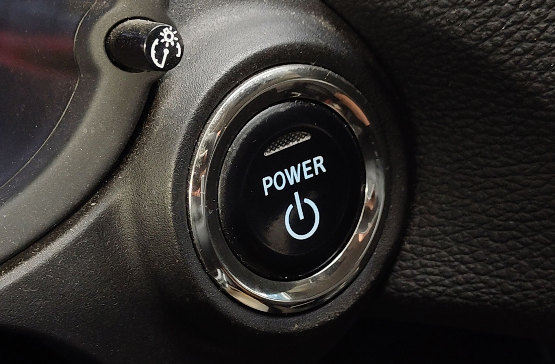 Mitsubishi Eclipse Cross 2.4 PHEV Motion 4WD - foto 27