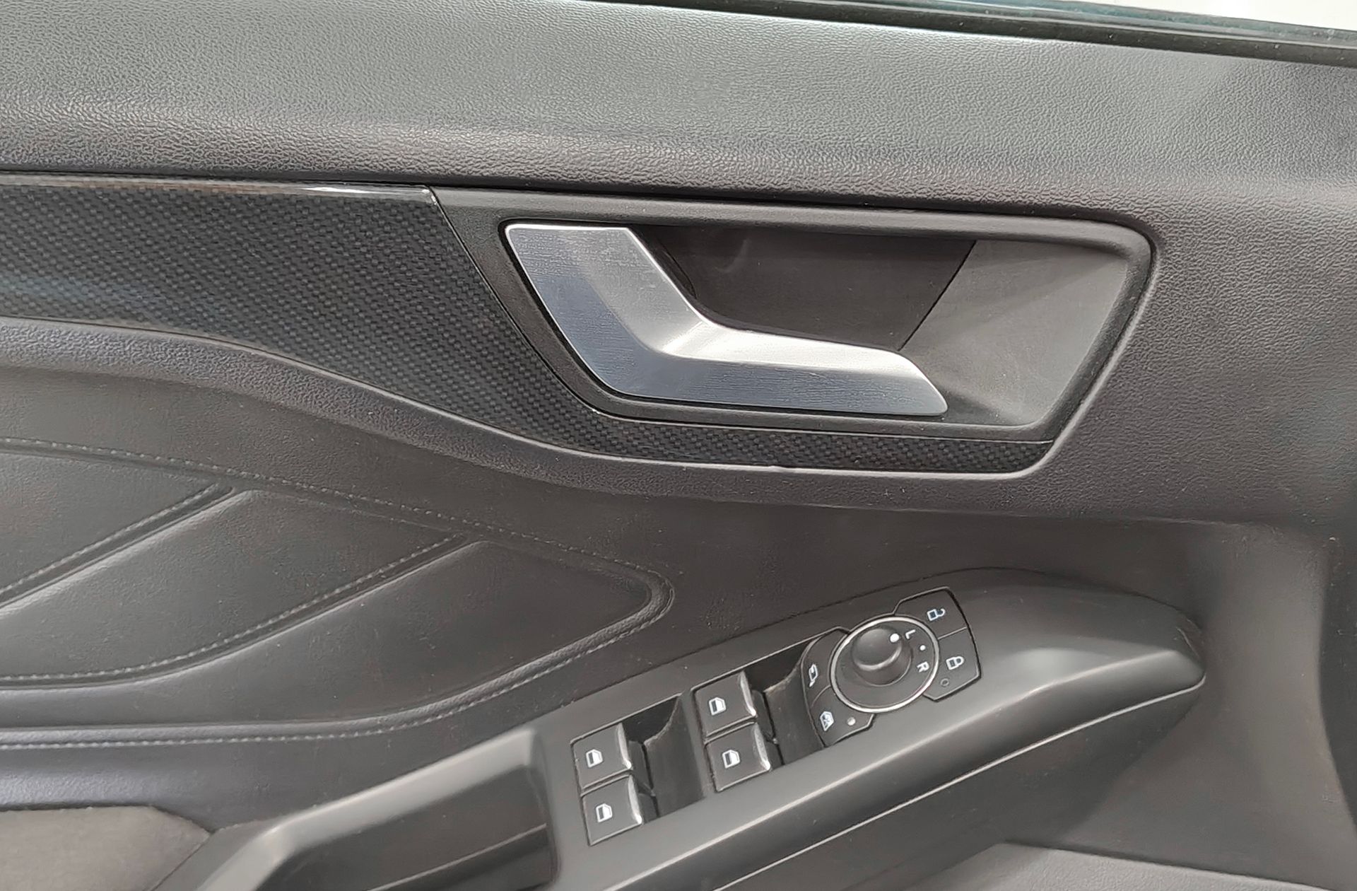 Ford Focus 1.0 EcoBoost MHEV ST-Line - foto 38