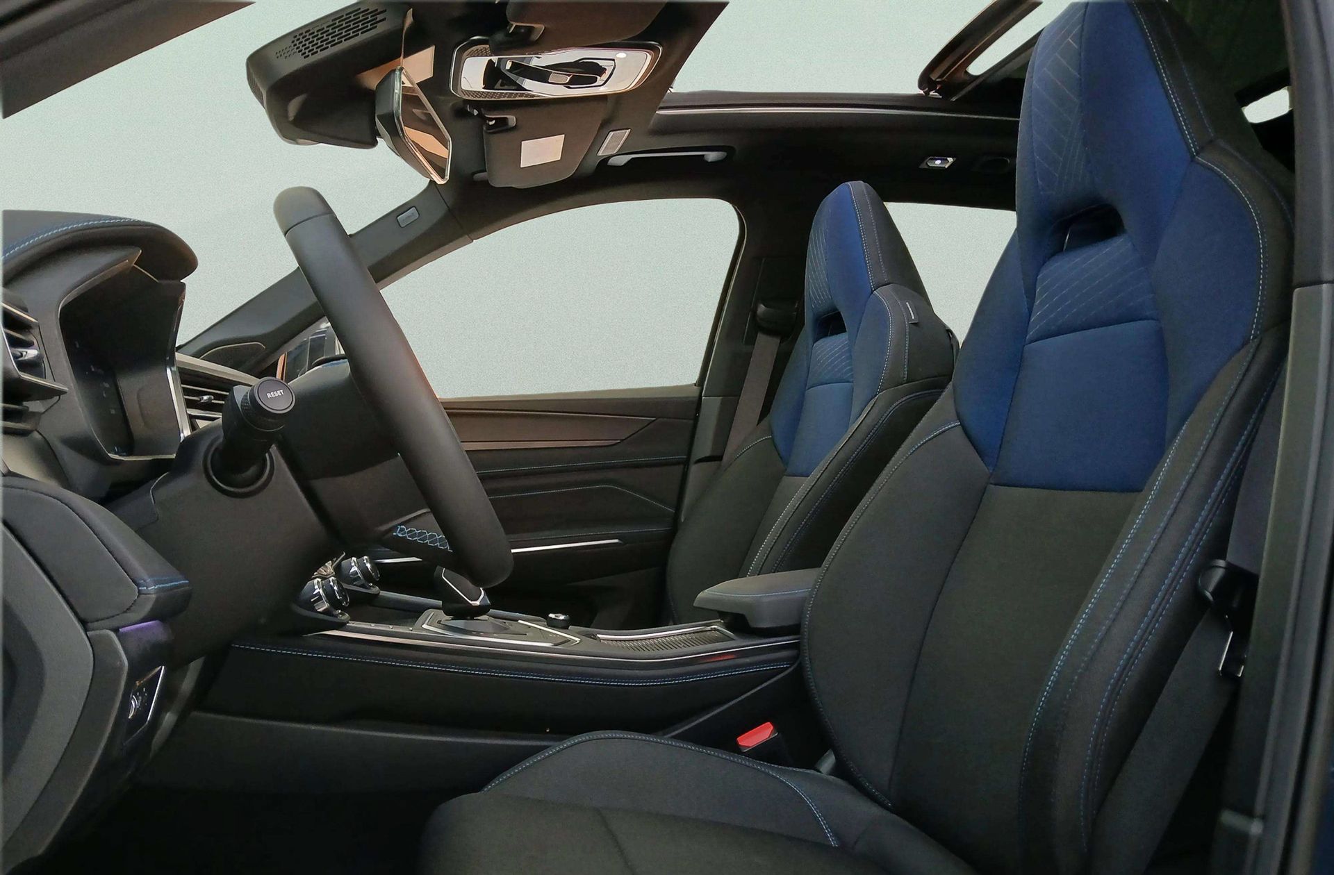 Lynk & Co 01 1.5 PHEV - foto 15