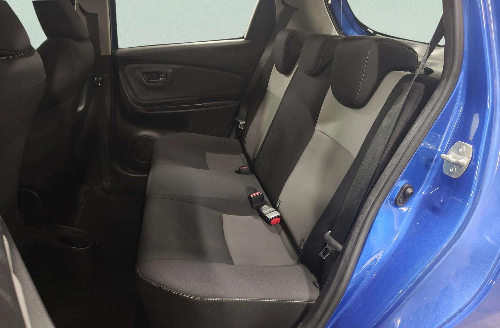 Toyota Yaris 70 Active - foto 10
