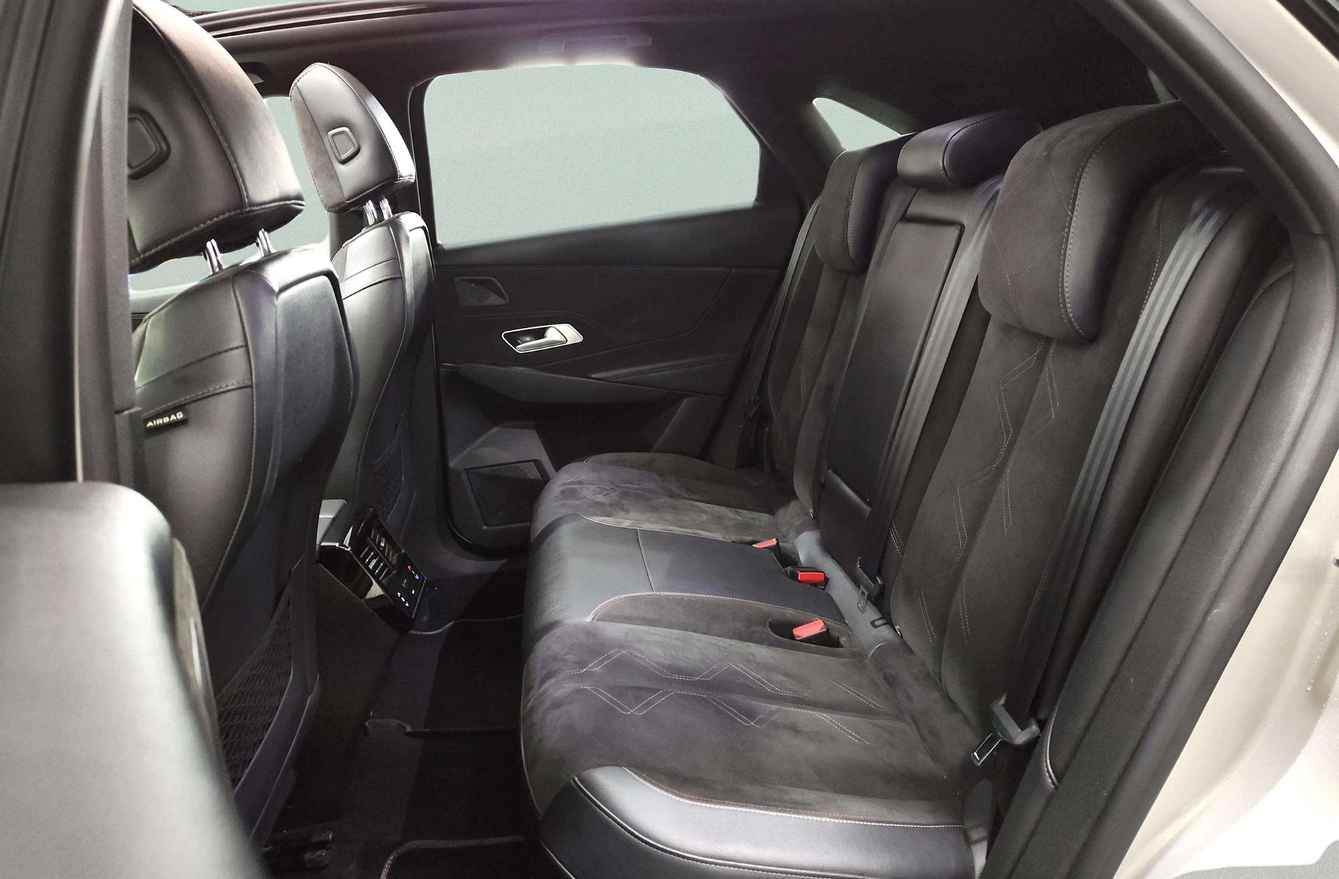 DS DS 7 Crossback E-Tense 300 Performance Line+ 4WD - foto 14