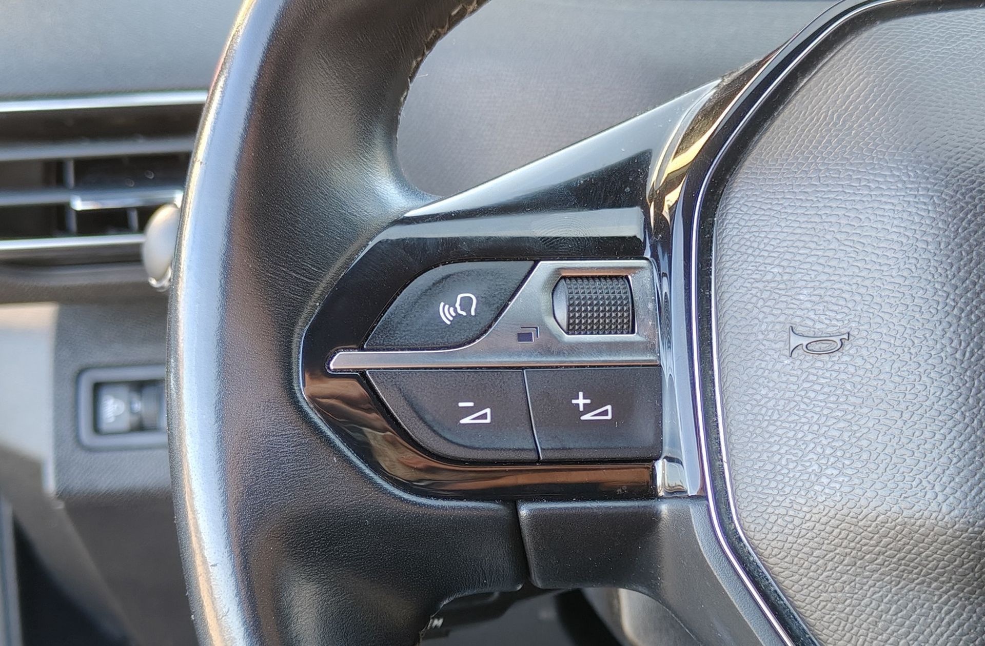 Peugeot 3008 PureTech 130 Allure Pack - foto 28