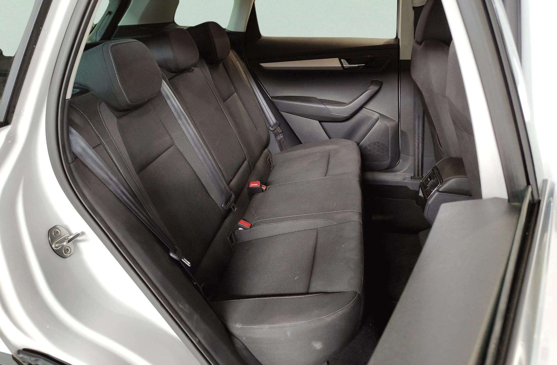 Škoda Karoq 2.0 TDI Selection - foto 18
