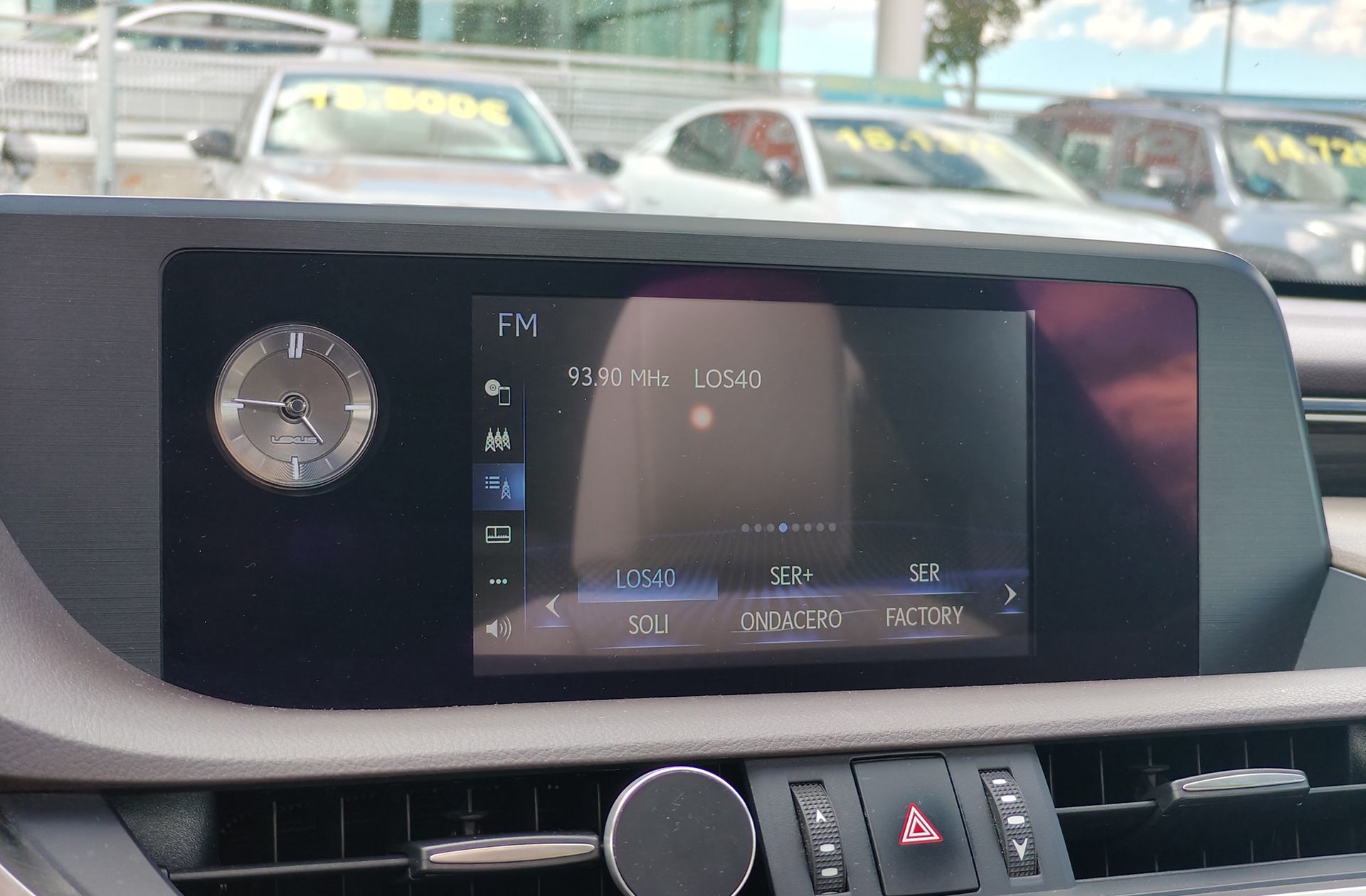 Lexus ES 300h Executive - foto 40