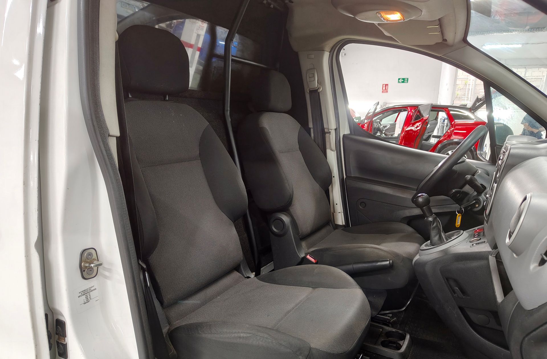 Peugeot Partner Furgon 1.6 BlueHDi Confort L1 - foto 13