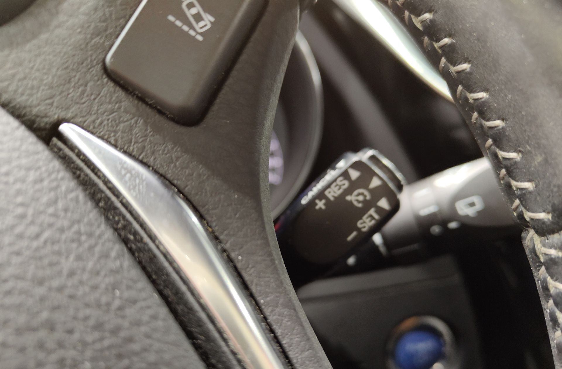 Toyota Auris 140H Hybrid Feel! - foto 24