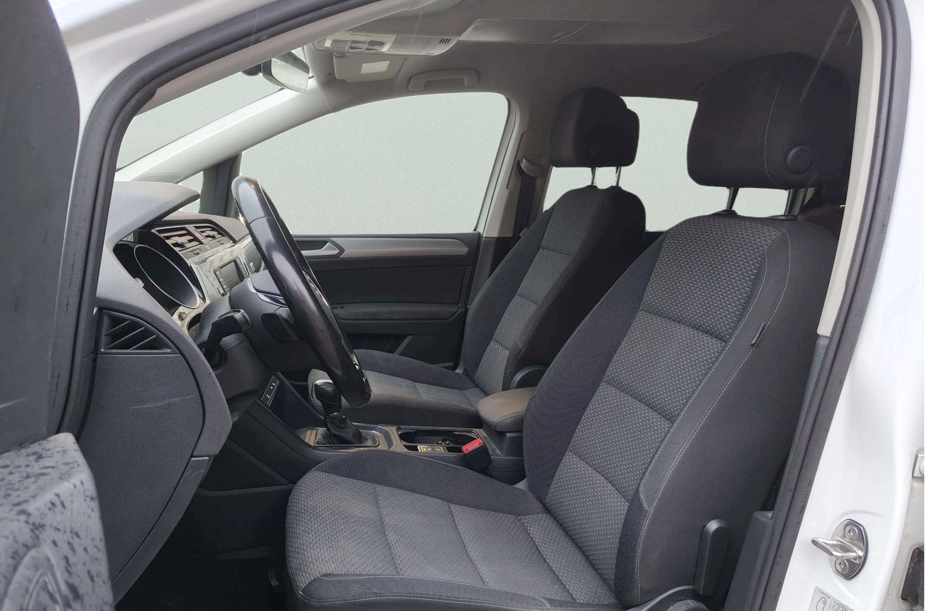 Volkswagen Touran Advance 1.4 TSI BMT DSG - foto 10