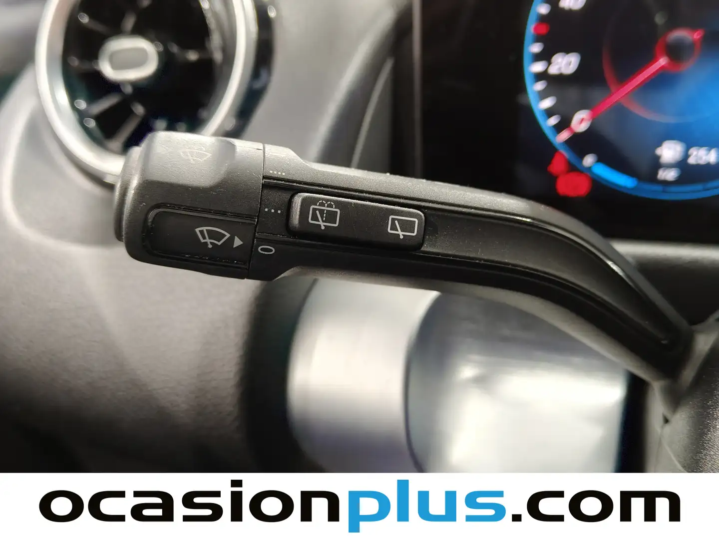 Foto Mercedes GLB Mercedes-Benz GLB 220 D 4Matic DCT (190 CV)