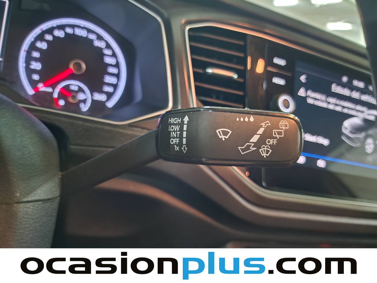 Foto Volkswagen T-Roc Volkswagen T-Roc Advance 1.6 TDI (115 CV)