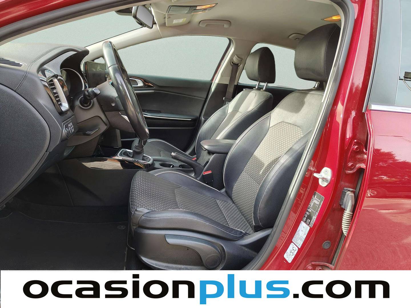 Foto asientos delanteros KIA Ceed KIA Ceed 1.0 T-GDi Tech (120 CV)