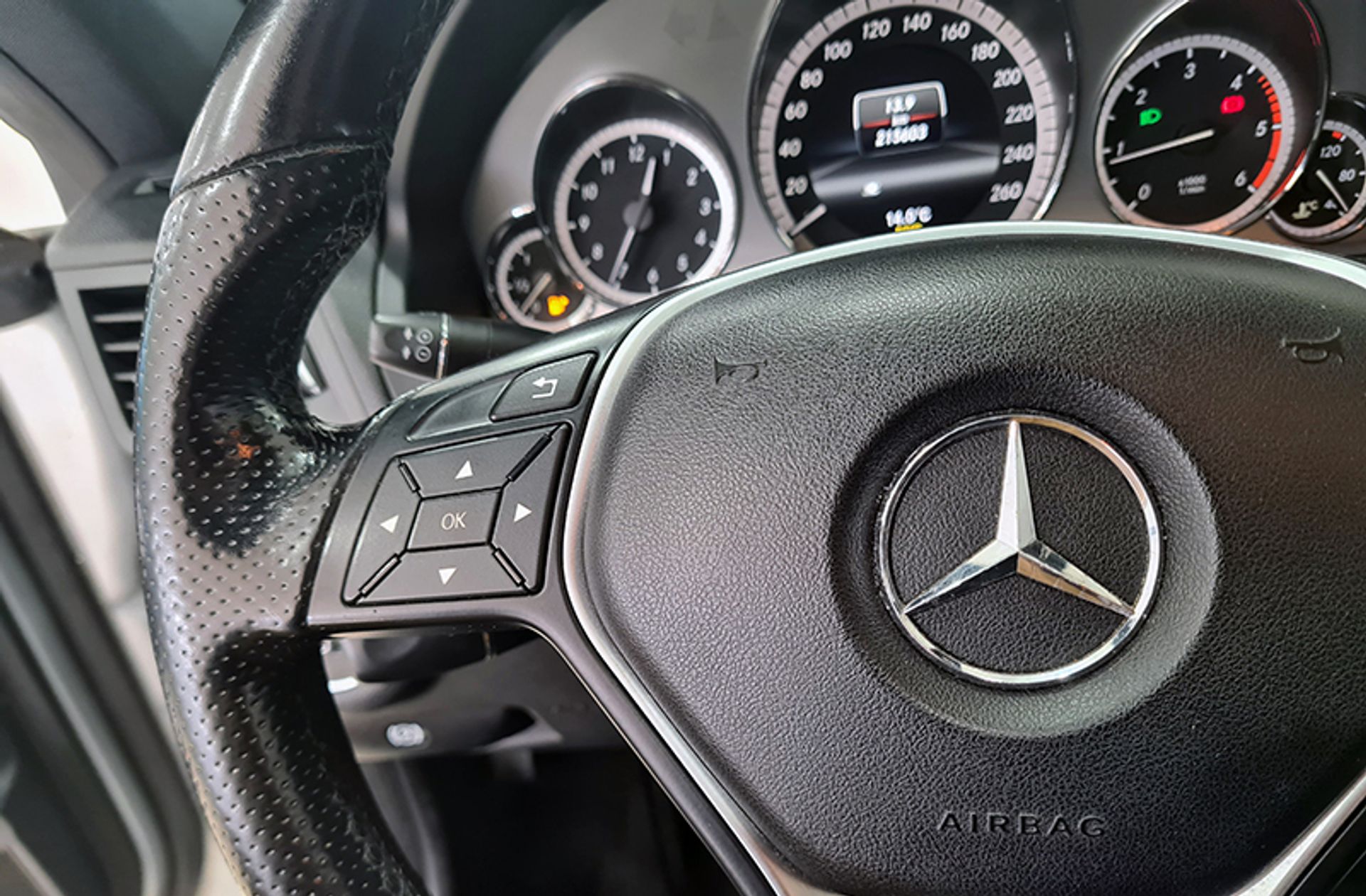 Mercedes-Benz Clase E E 220 CDI Coupe Blue Efficiency Avantgarde - foto 24