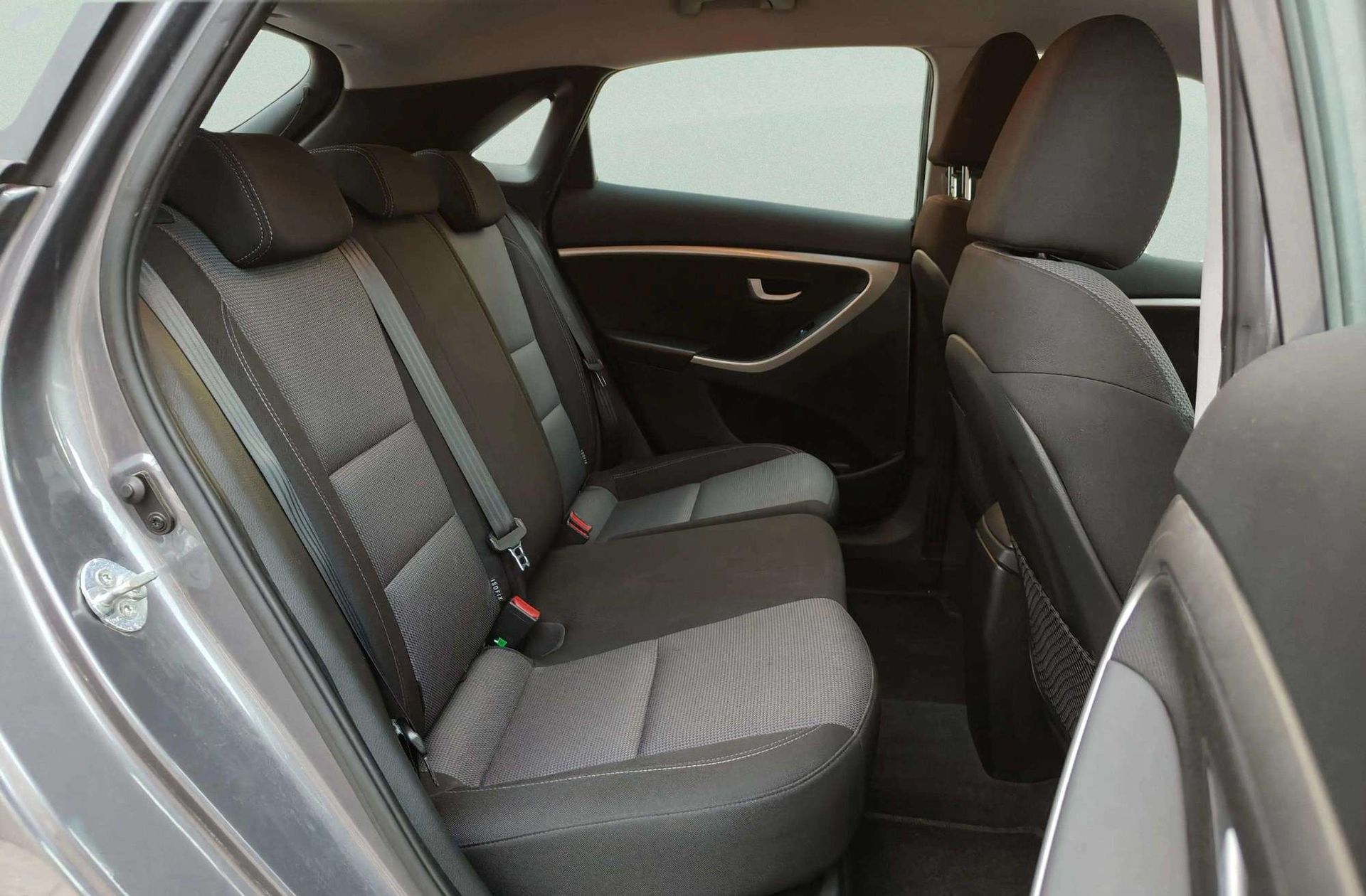 Hyundai i30 1.6 GDi BlueDrive Tecno - foto 14