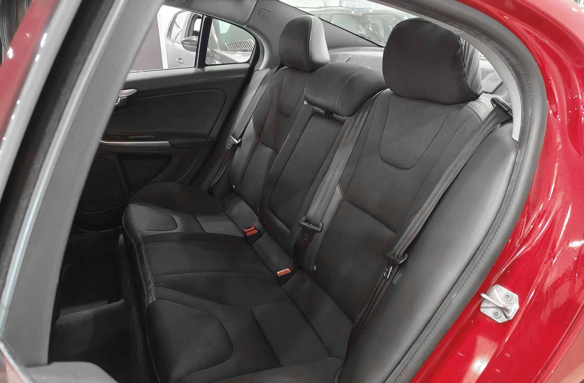 Volvo S60 D2 Momentum - foto 12