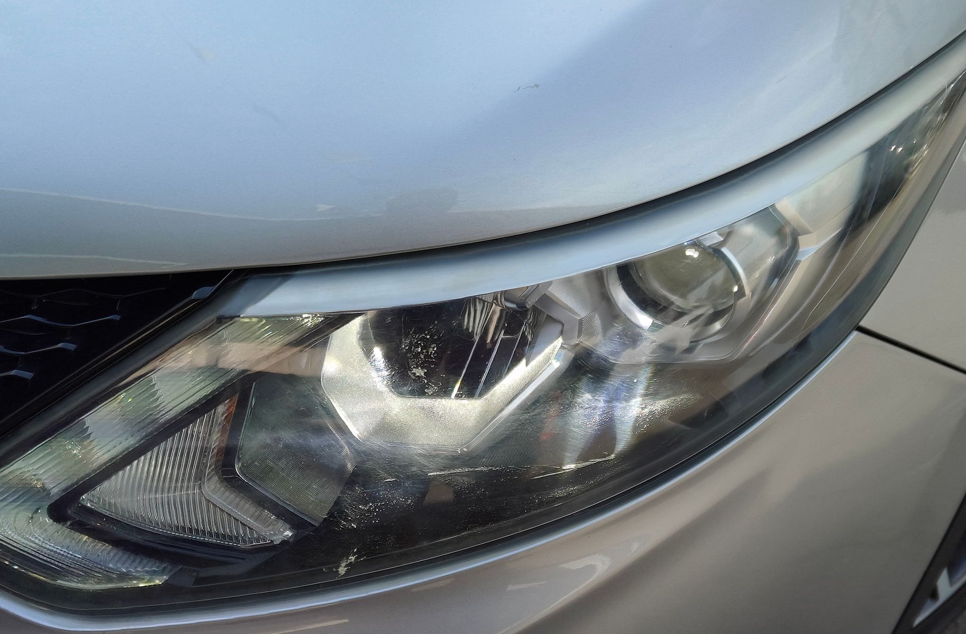 Nissan Qashqai 1.6 dCi Tekna Premium 4x2 XTronic - foto 18