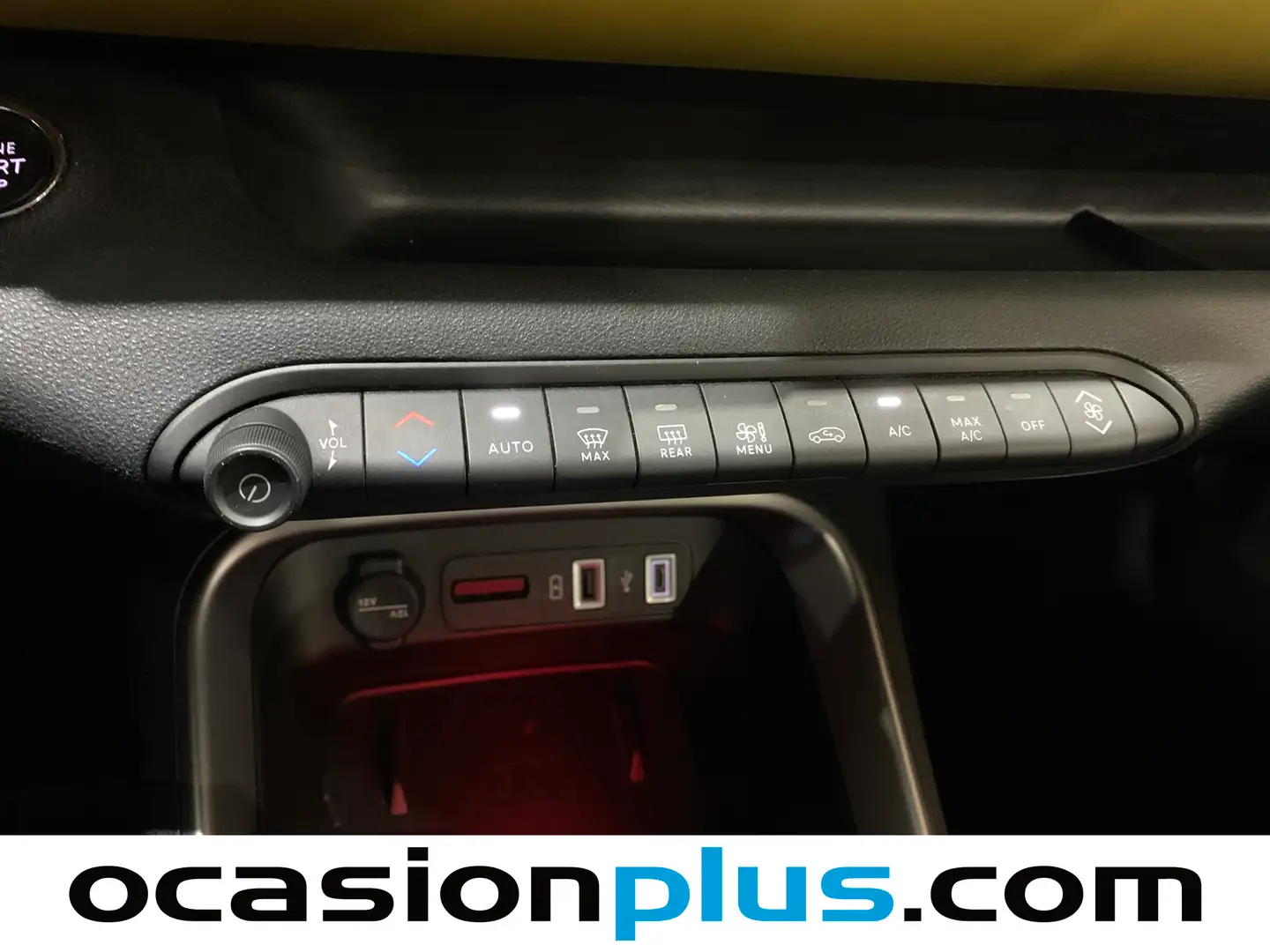 Foto Jeep Avenger Jeep Avenger 1.2 G Summit (100 CV)