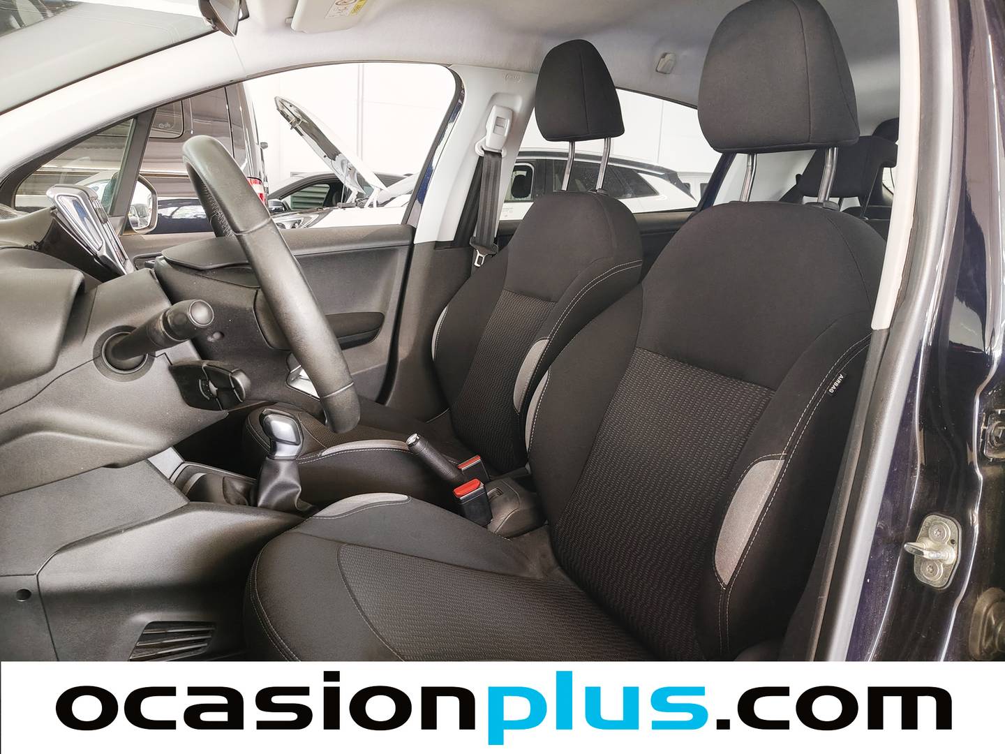 Foto asientos delanteros Peugeot 208 Peugeot 208 PureTech 82 Style (82 CV)