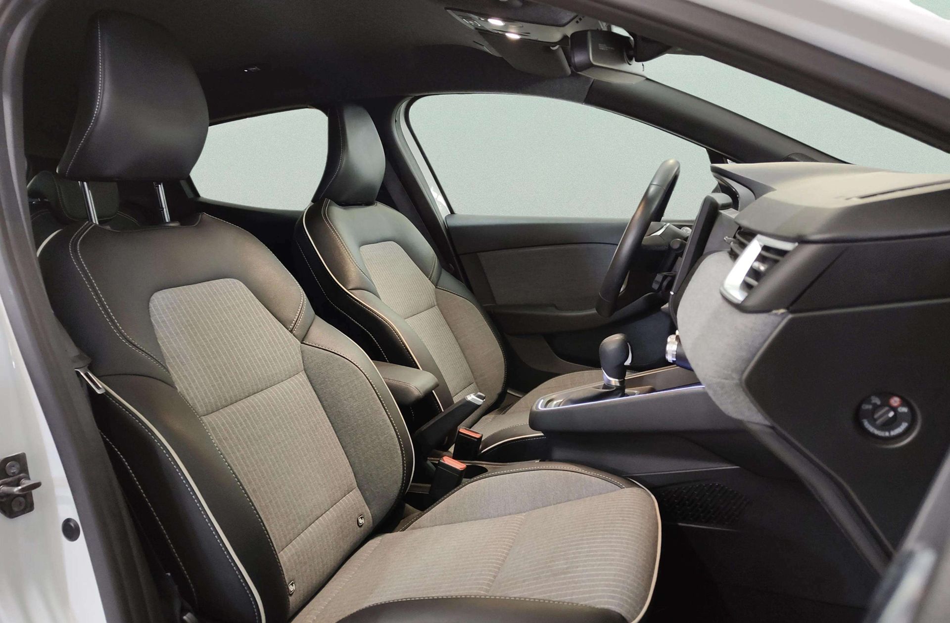 Renault Clio Techno E-Tech Híbrido - foto 18