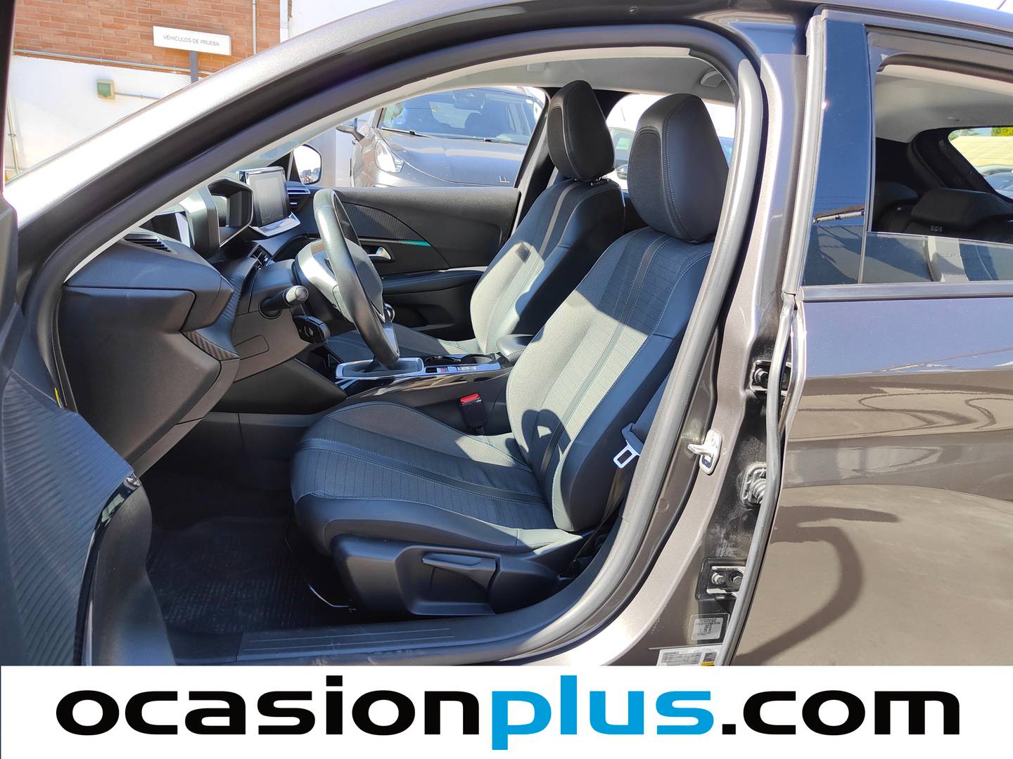 Foto asientos delanteros Peugeot 208 Peugeot 208 BlueHDi 100 S&S Allure Pack (100 CV)
