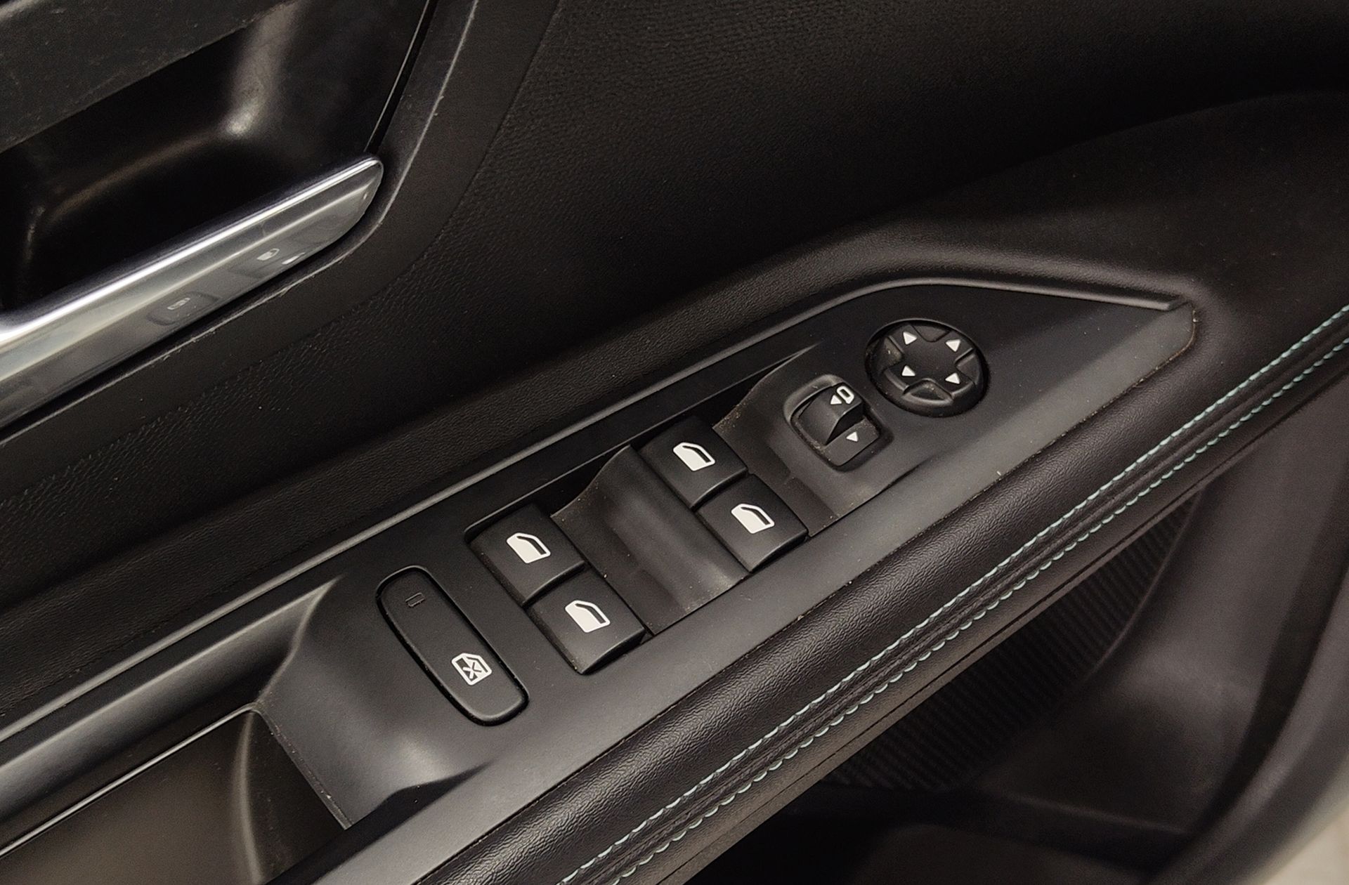Peugeot 5008 PureTech 130 Allure Pack 7 plazas - foto 38