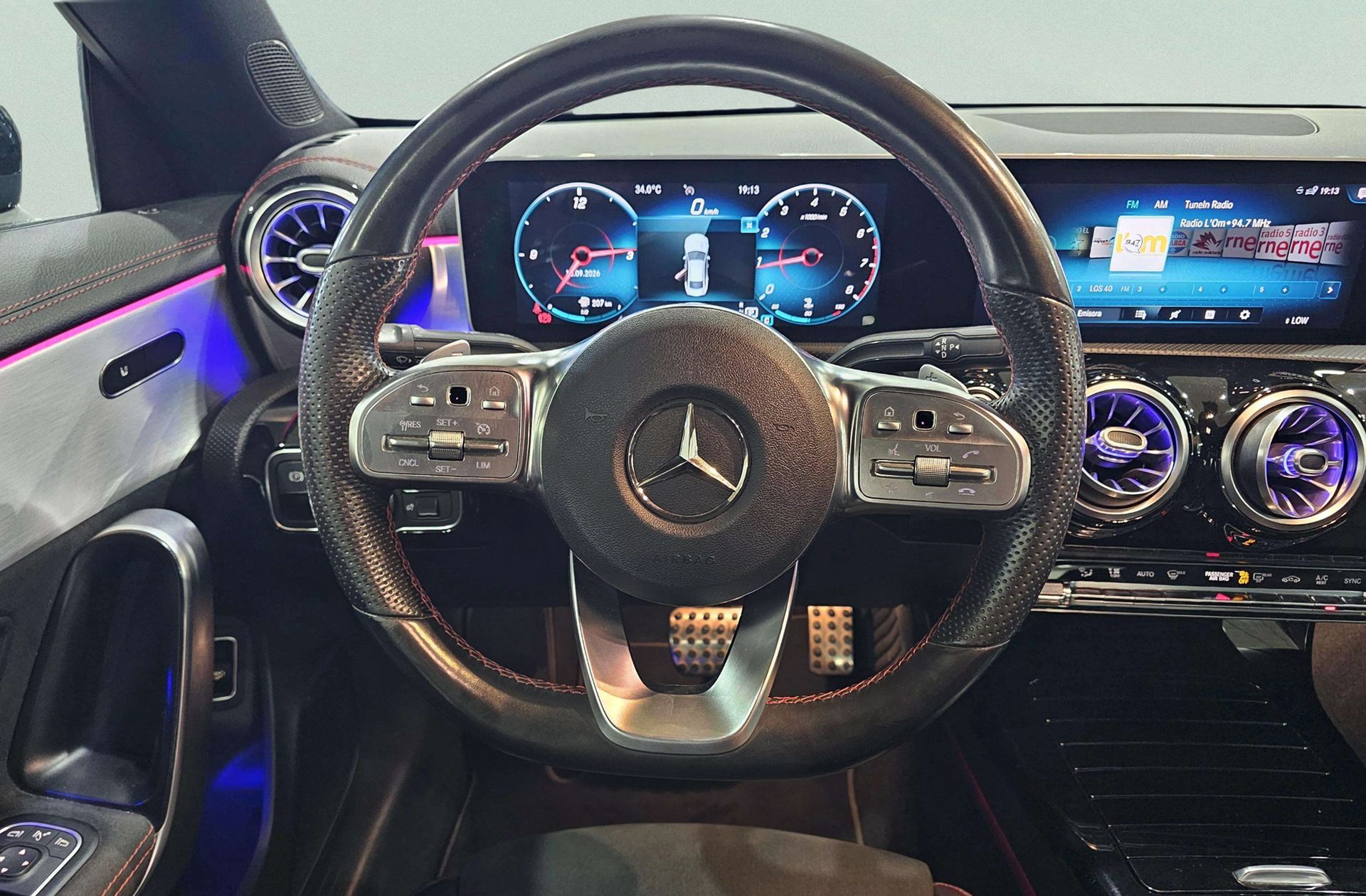 Mercedes-Benz CLA 180 Pack AMG - foto 27