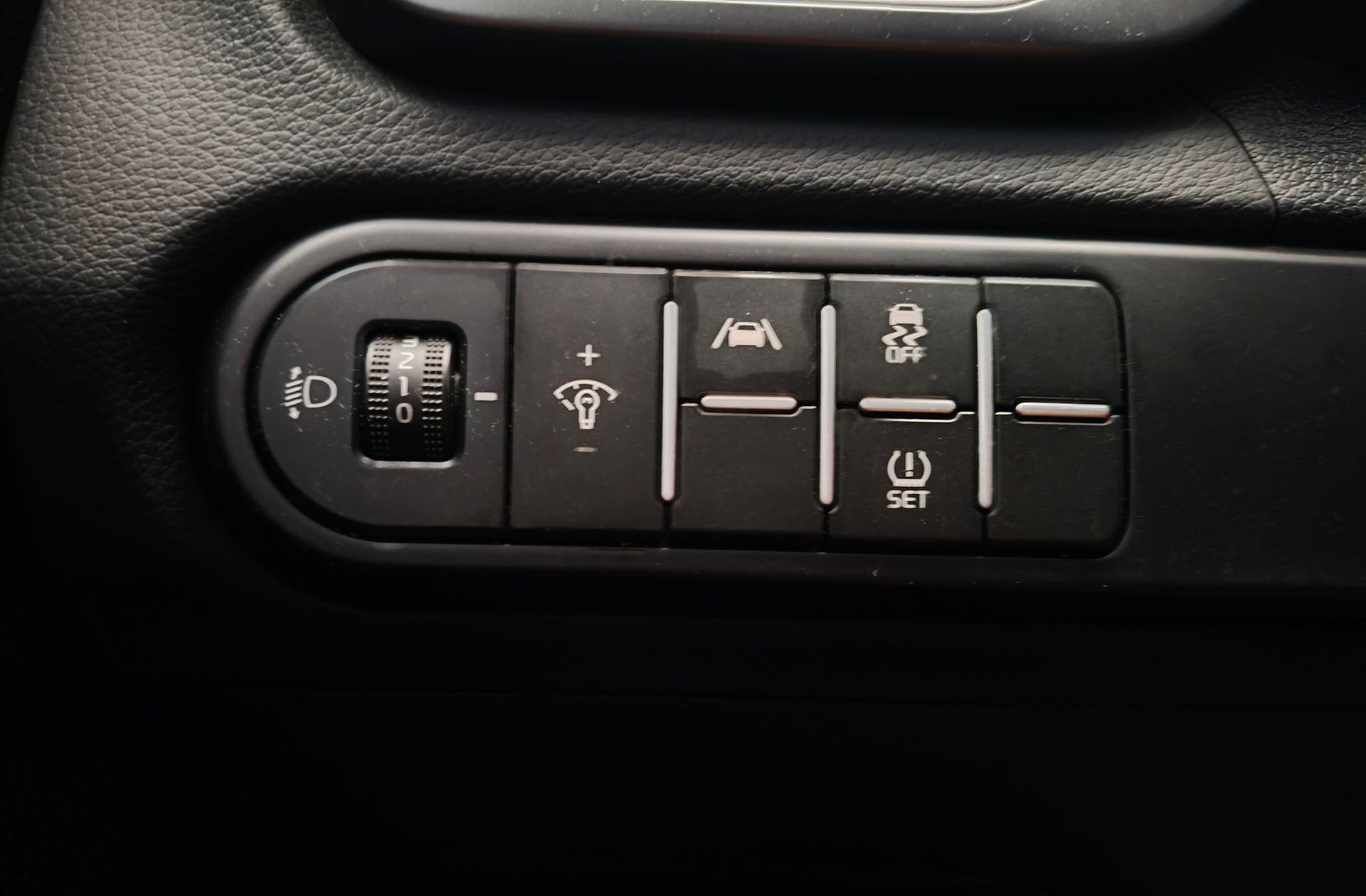 Kia Ceed 1.6 MHEV iMT Drive - foto 24